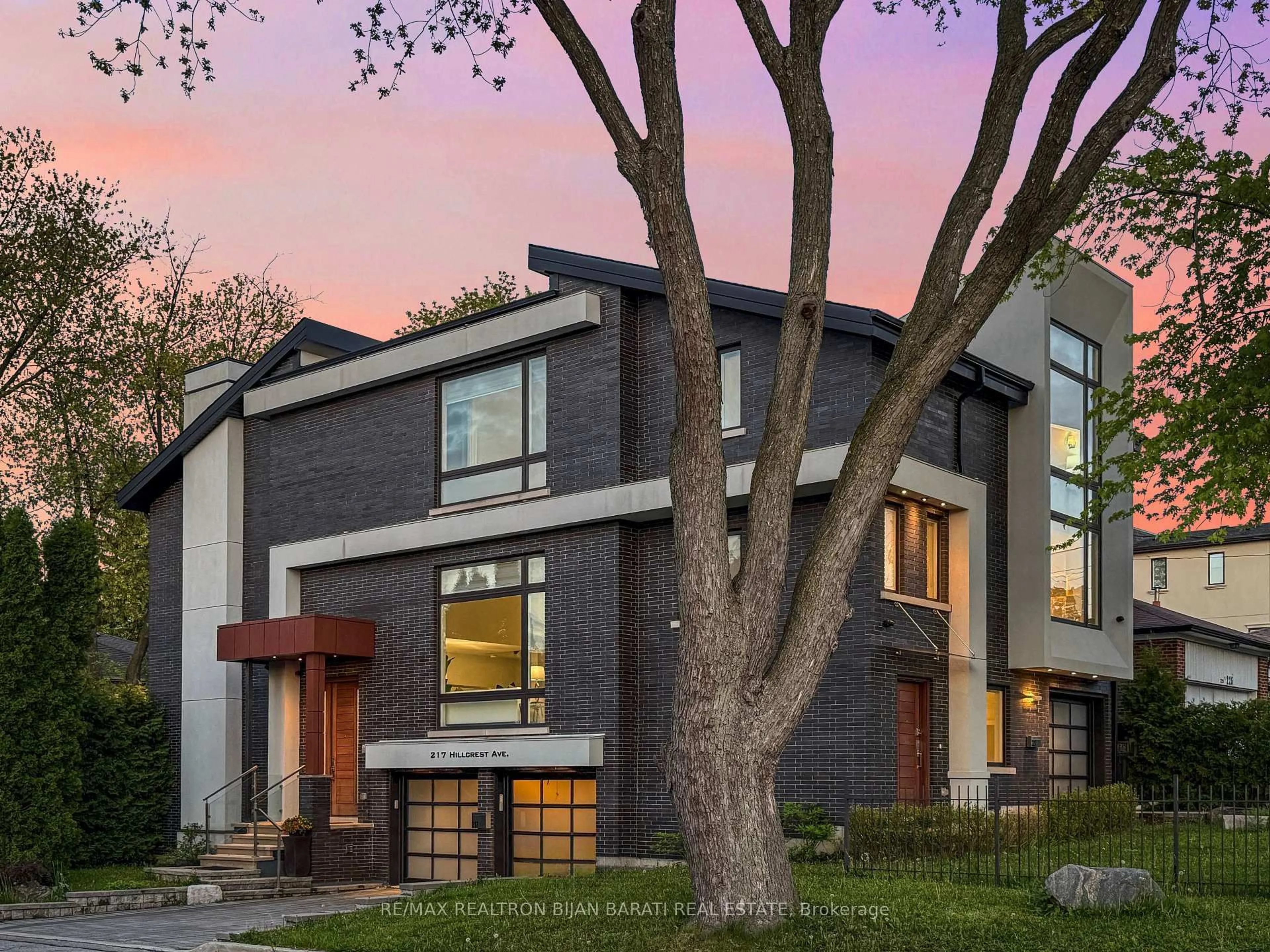 Home with brick exterior material, street for 217 Hillcrest Ave, Toronto Ontario M2N 3P3