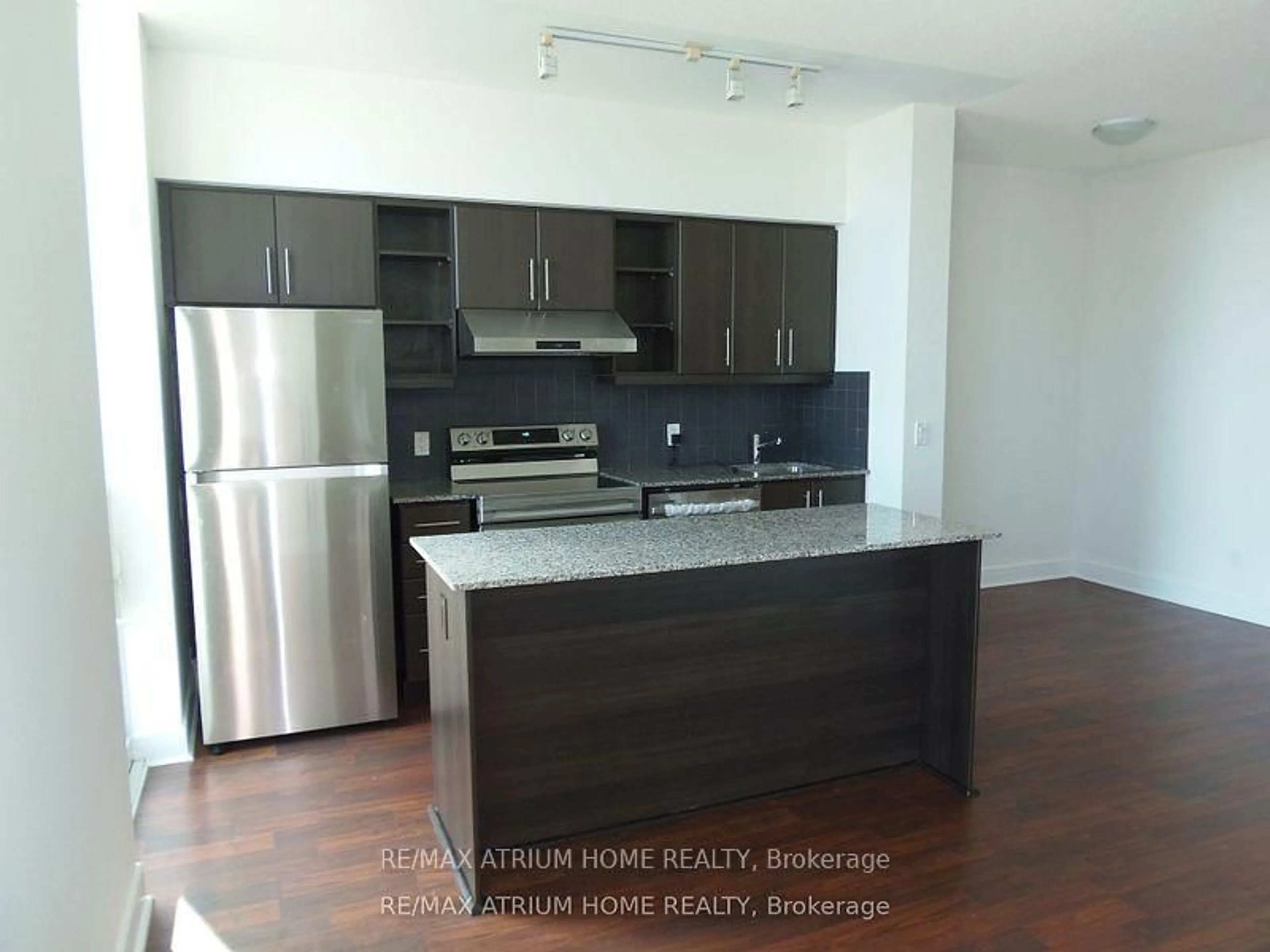 Unknown for 35 Brian Peck Cres #Ph09, Toronto Ontario M4G 0A5