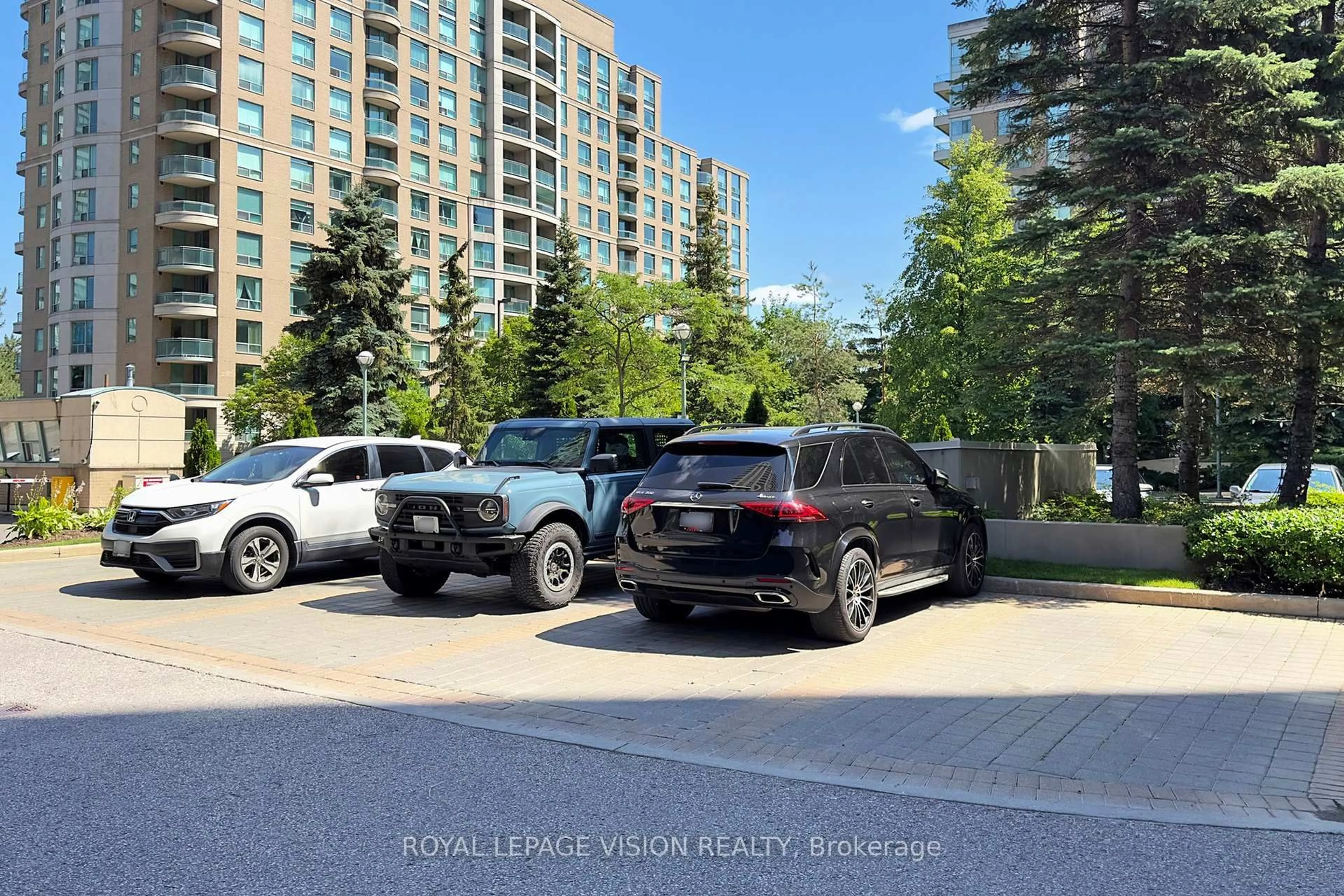 Parking for 3 Pemberton Ave #1905, Toronto Ontario M2M 4M1
