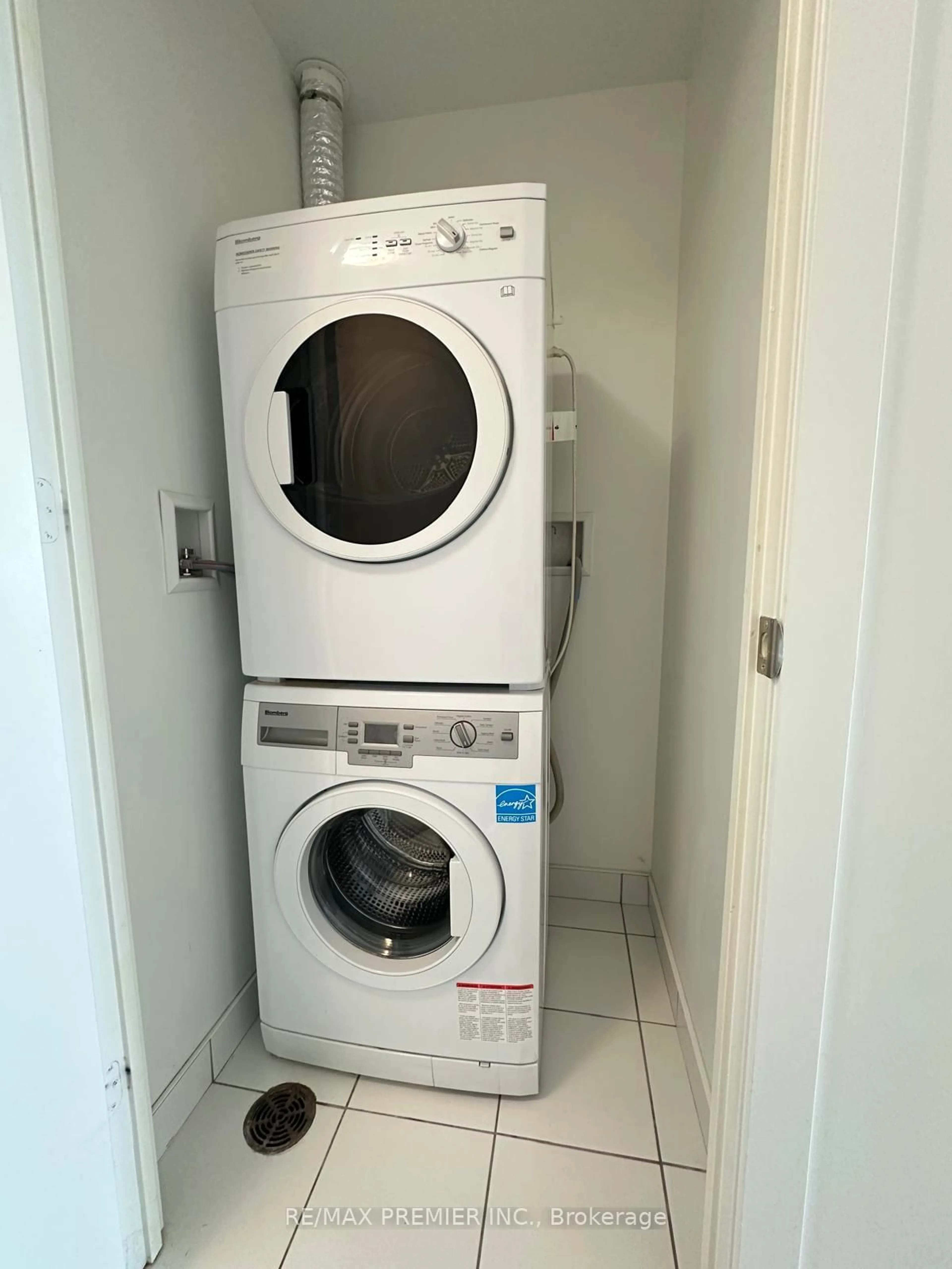 Laundry room for 501 St Clair Ave #320, Toronto Ontario M5P 0A2
