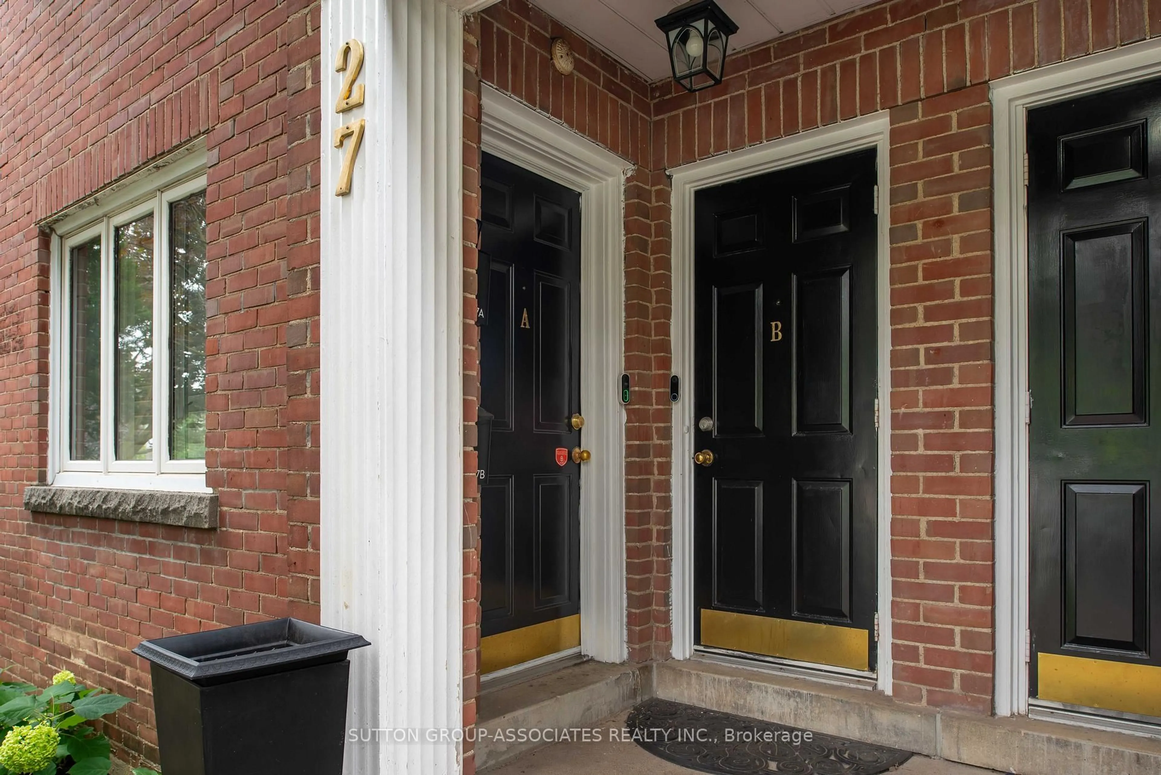 Indoor entryway for 27A Claxton Blvd, Toronto Ontario M6C 1L7