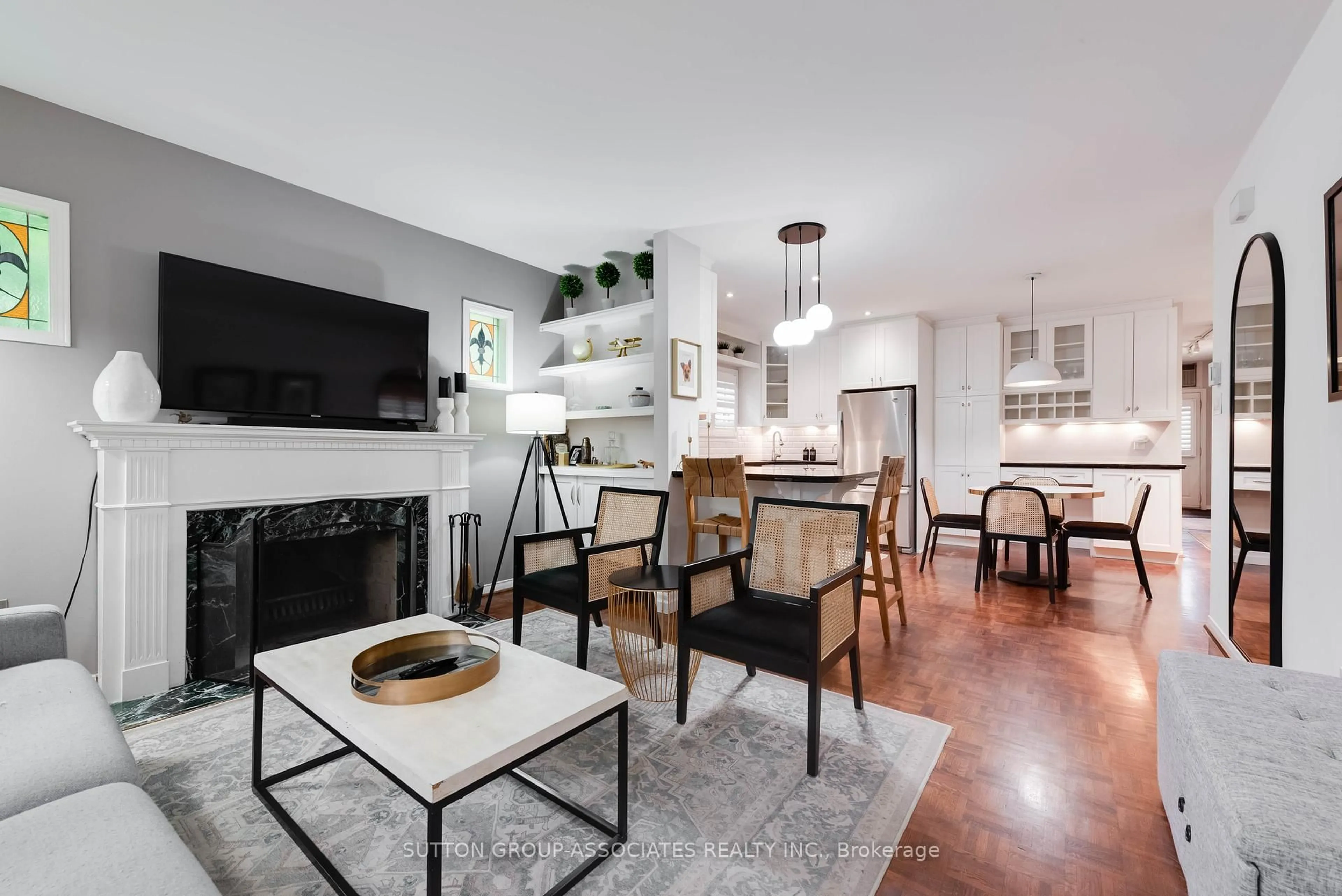 Unknown for 27A Claxton Blvd, Toronto Ontario M6C 1L7