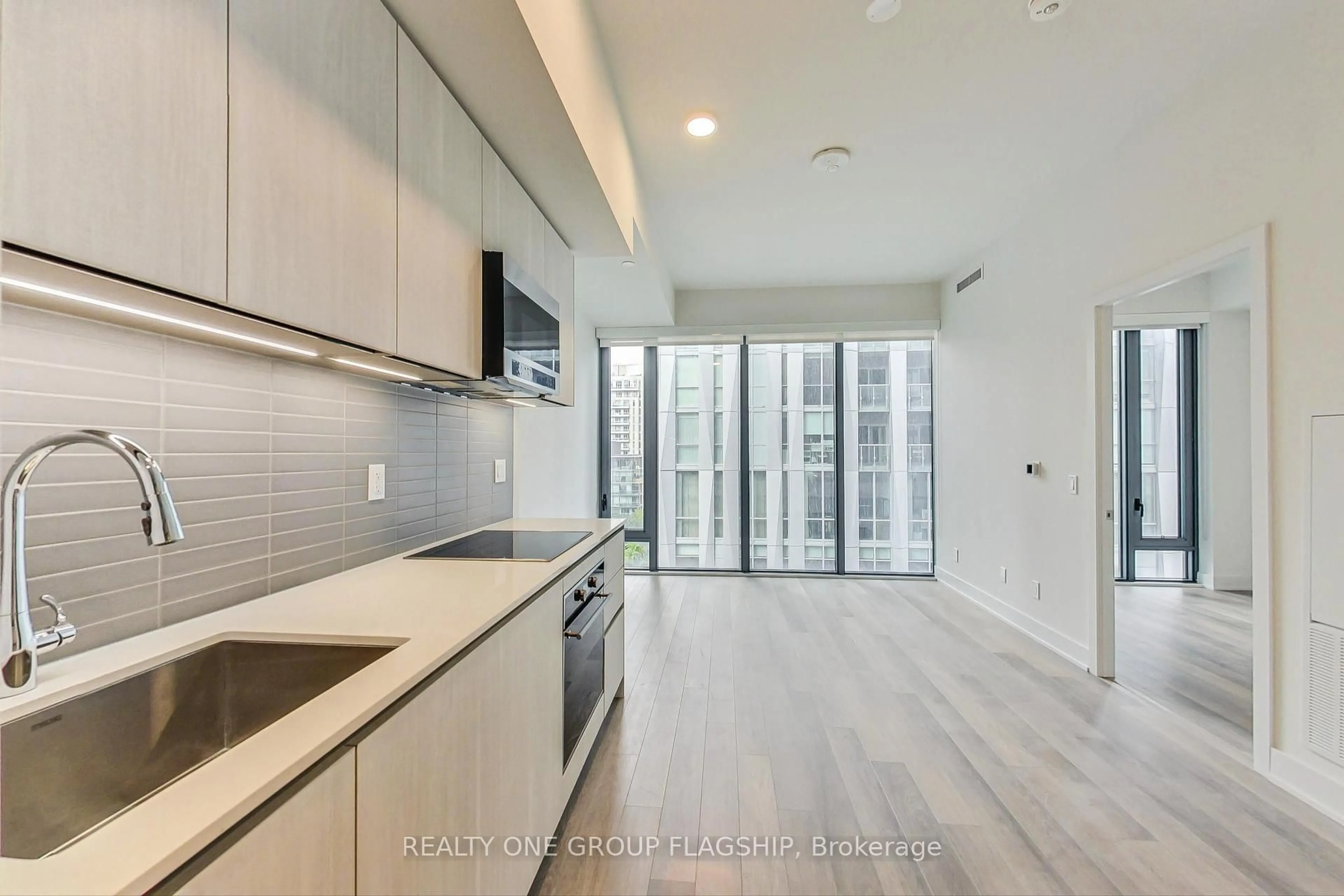 Unknown for 8 Cumberland St #701, Toronto Ontario M4W 0B6
