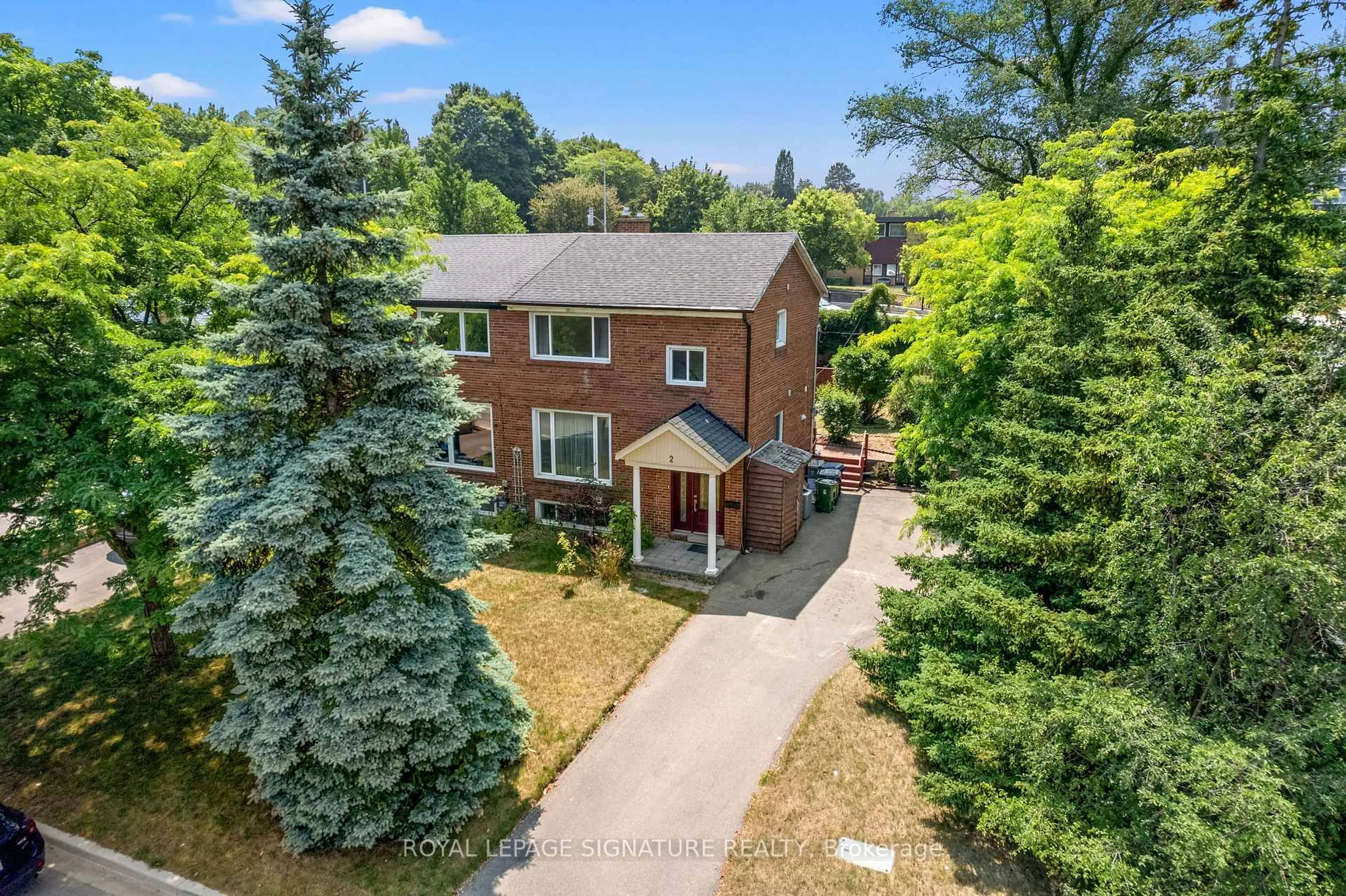 A pic from outside/outdoor area/front of a property/back of a property/a pic from drone, street for 2 Guytoi Crt, Toronto Ontario M3C 1Y2