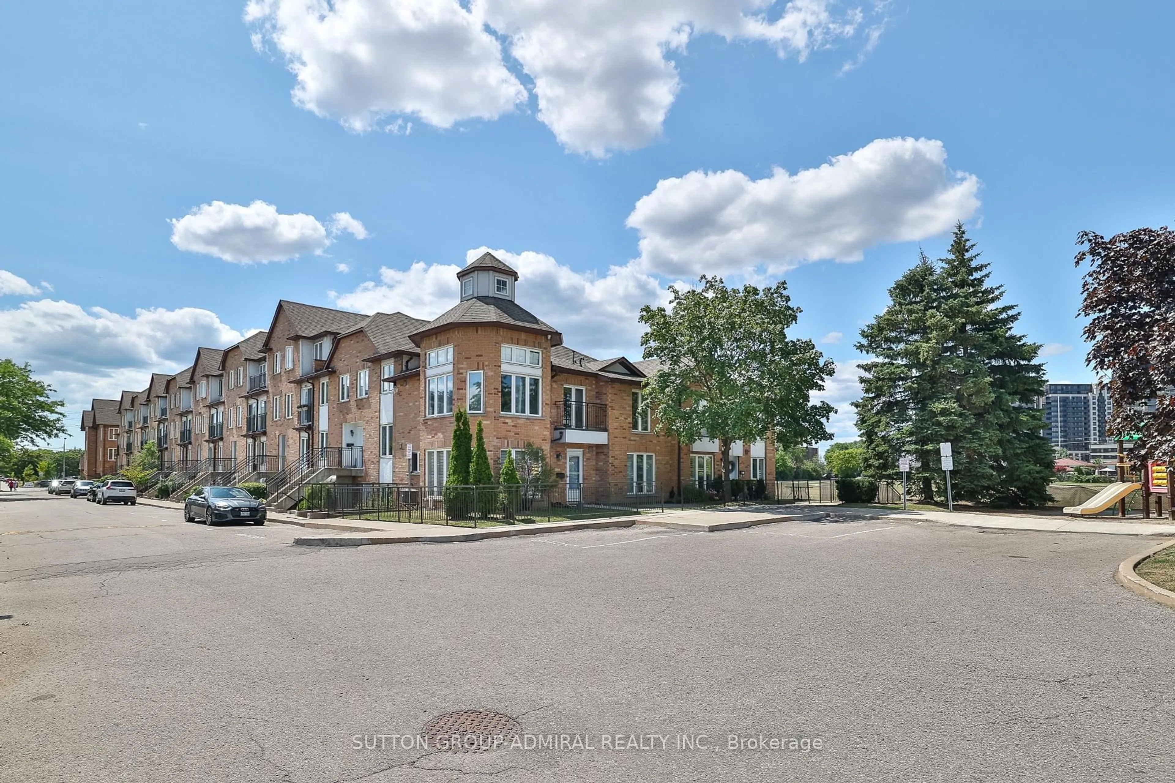 Unknown for 988 Sheppard Ave #10, Toronto Ontario M3H 2T6