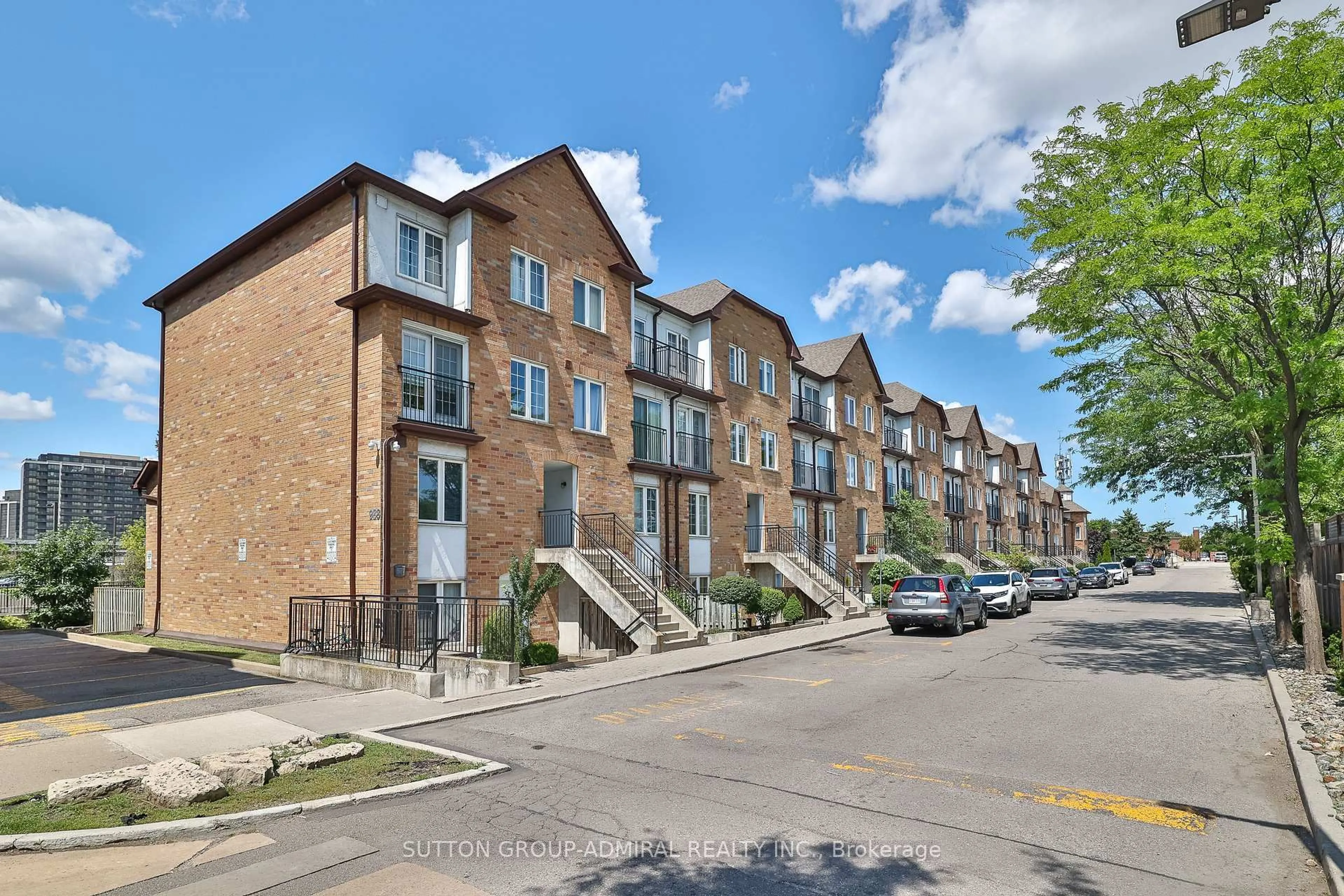 Unknown for 988 Sheppard Ave #10, Toronto Ontario M3H 2T6