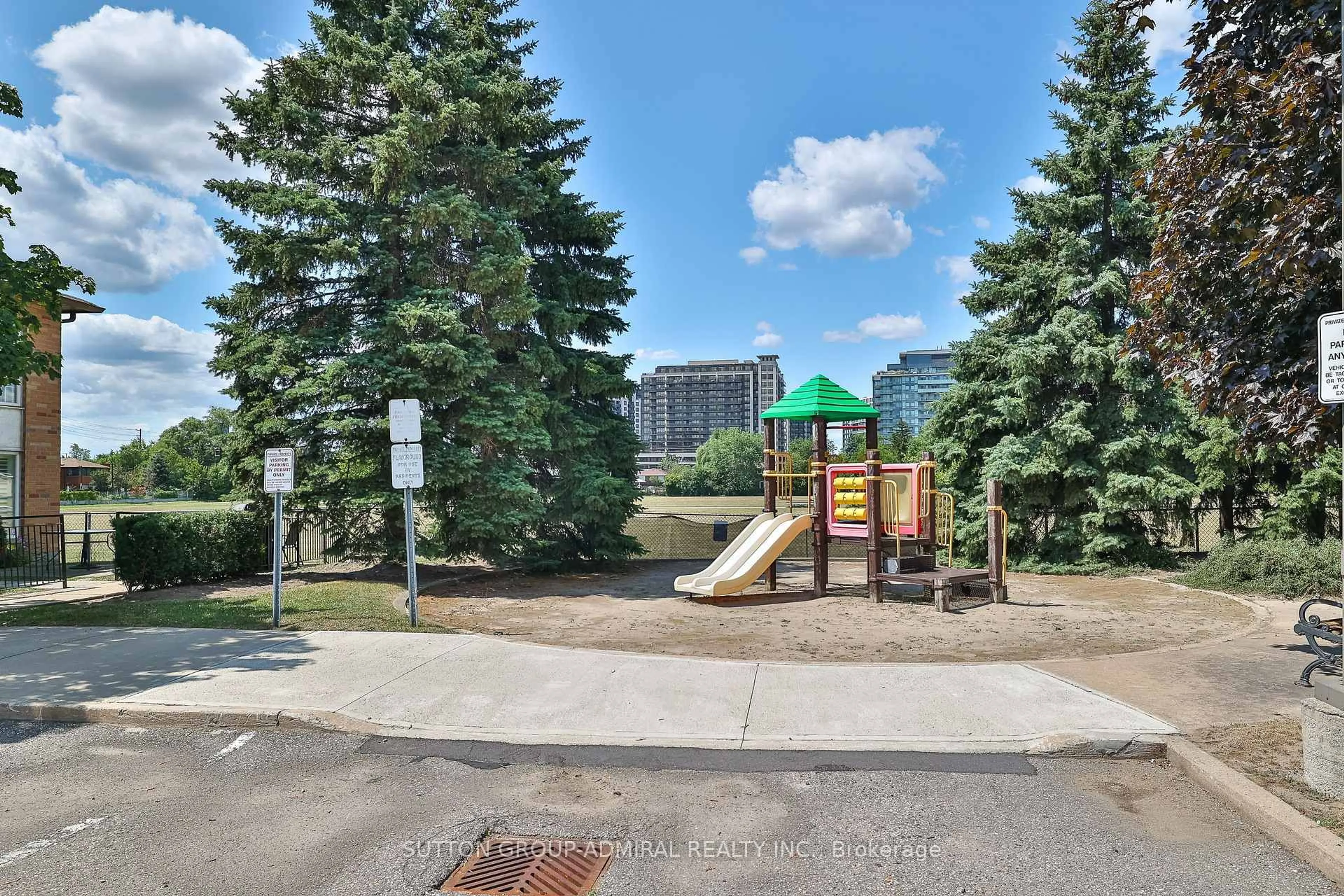 Patio, unknown for 988 Sheppard Ave #10, Toronto Ontario M3H 2T6