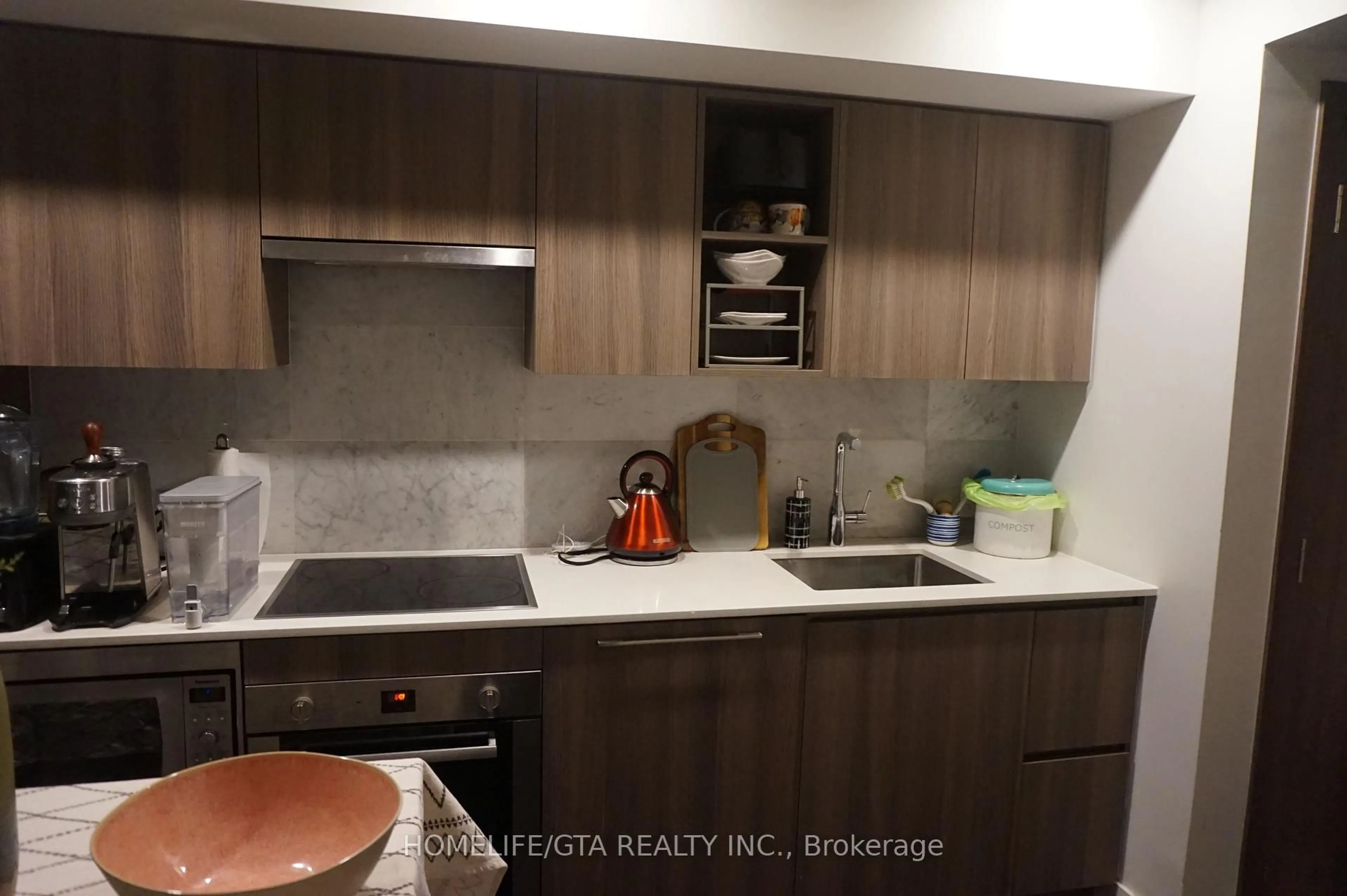 Standard kitchen, unknown for 17 Bathurst St #1507, Toronto Ontario M5V 0N1