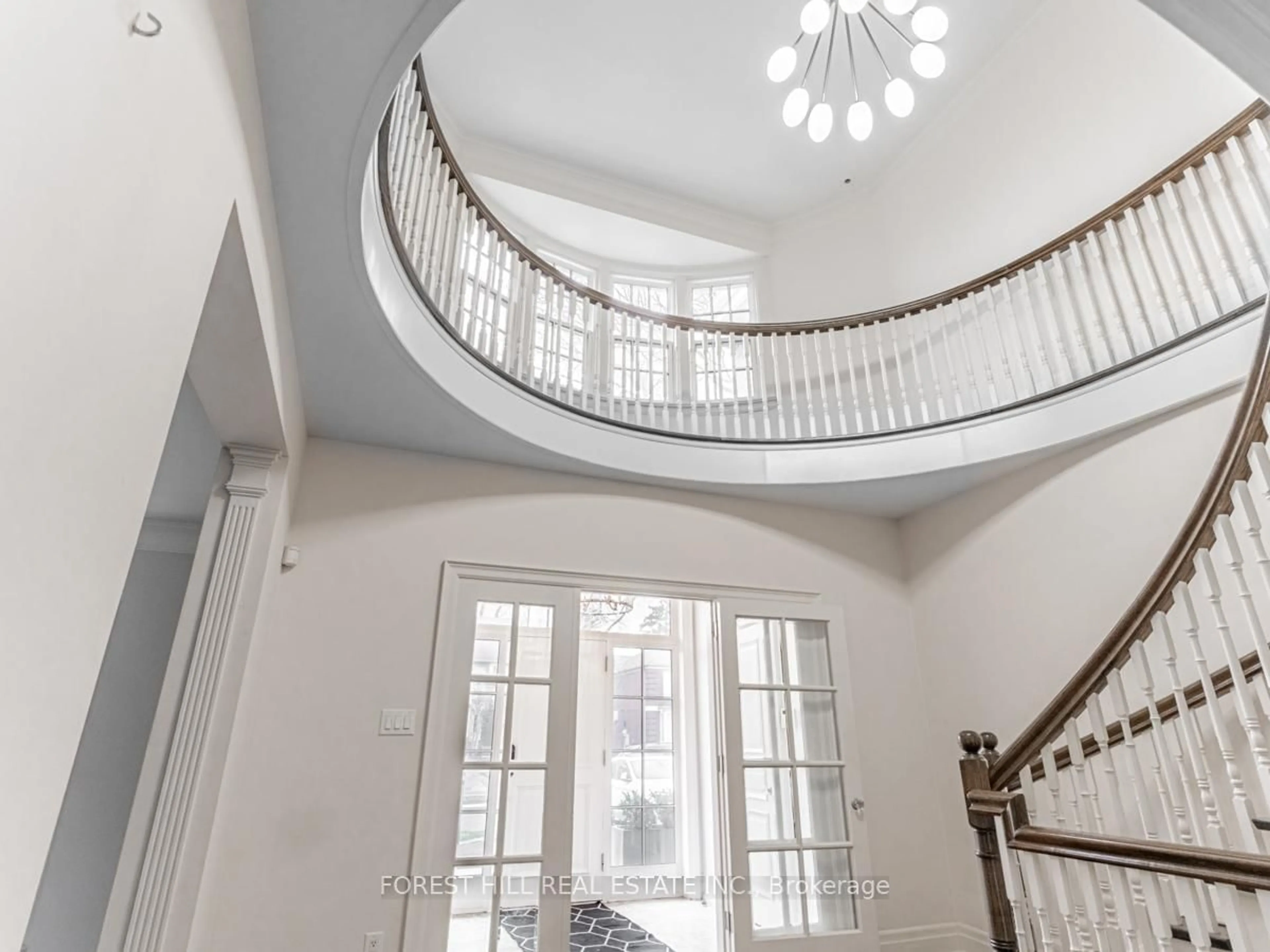 Indoor foyer for 198 Old Forest Hill Rd, Toronto Ontario M6C 2G9