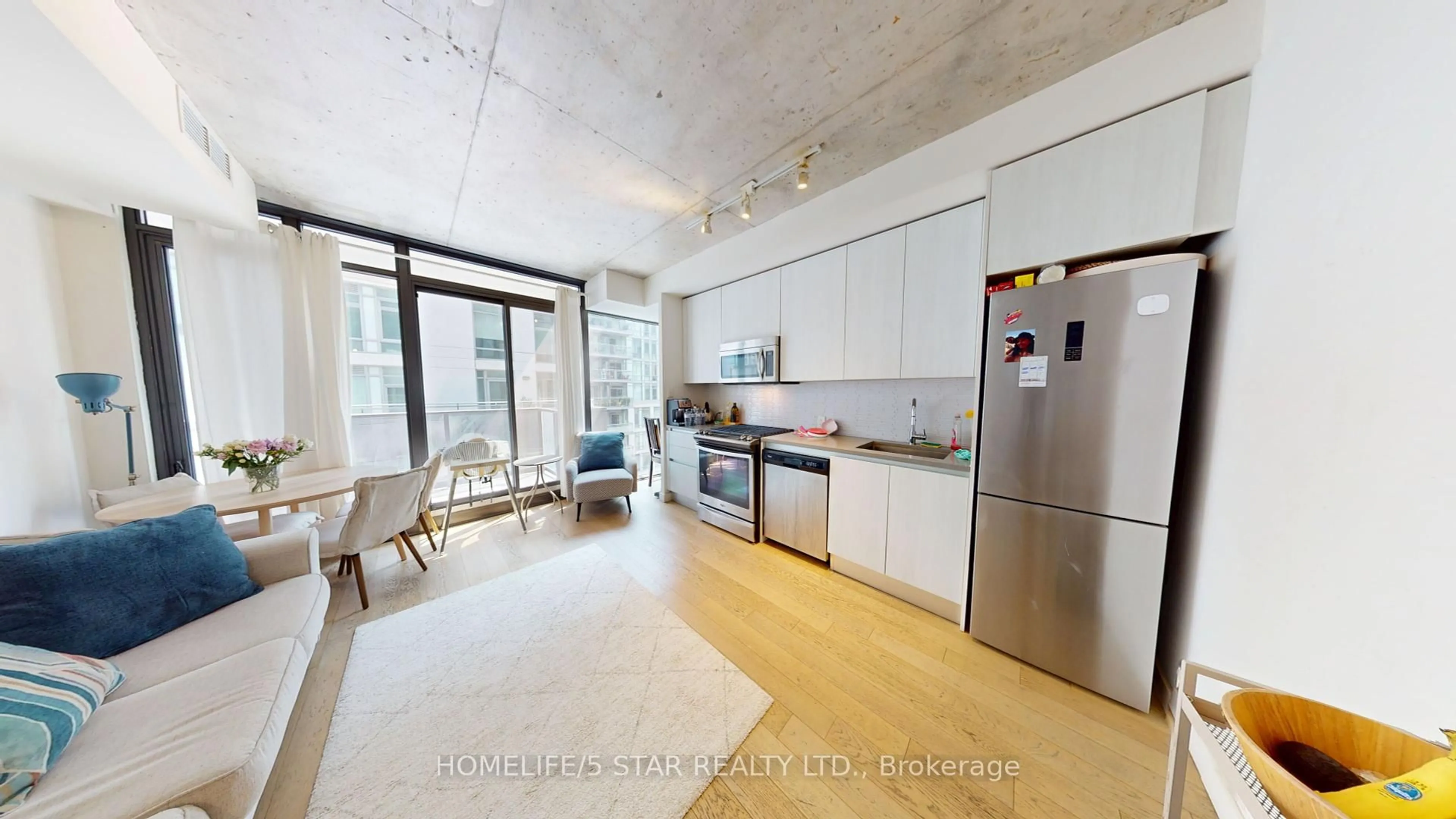 Unknown for 111 BATHURST St #714, Toronto Ontario M5V 0M9