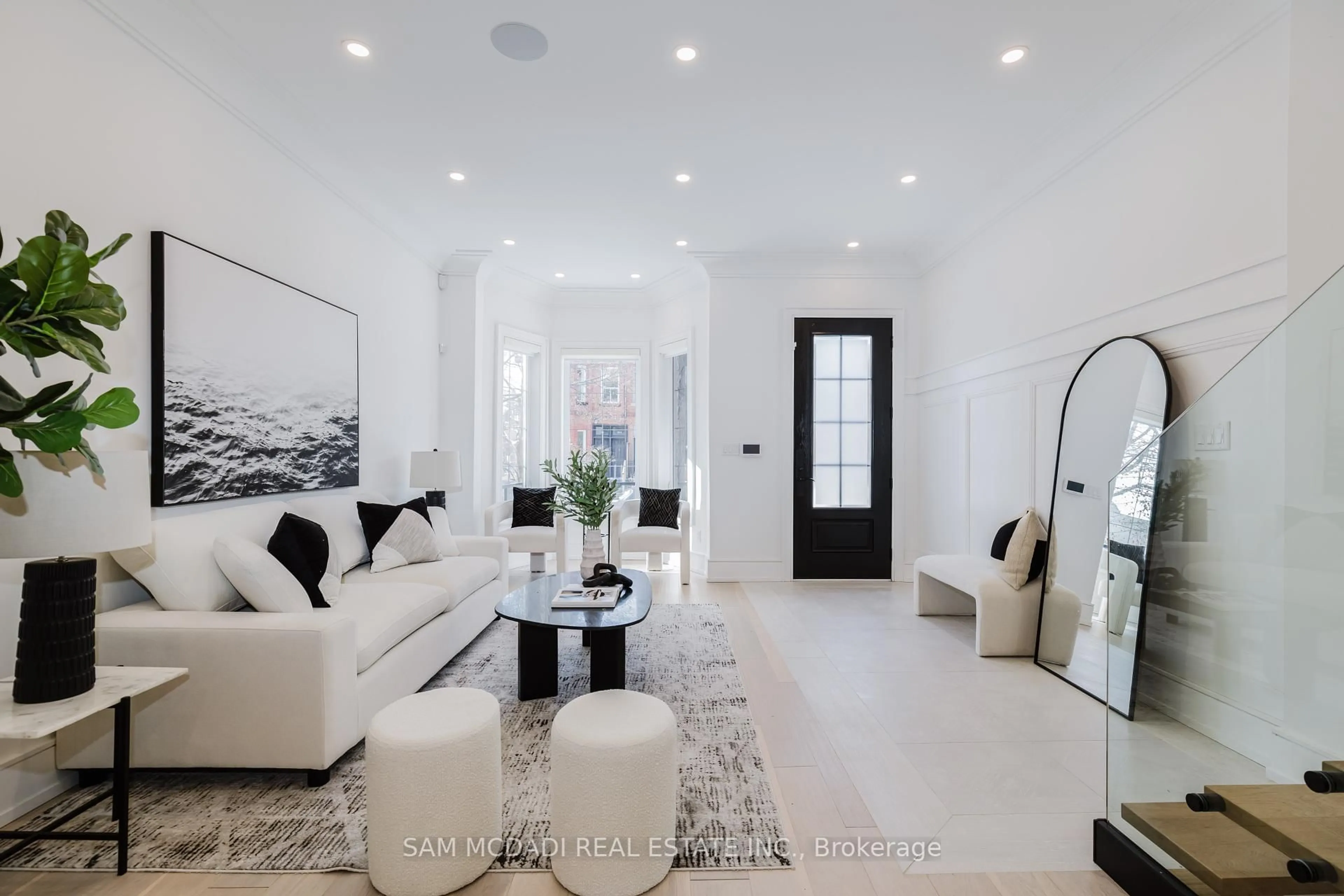 Unknown for 129 Beaconsfield Ave, Toronto Ontario M6J 3J5