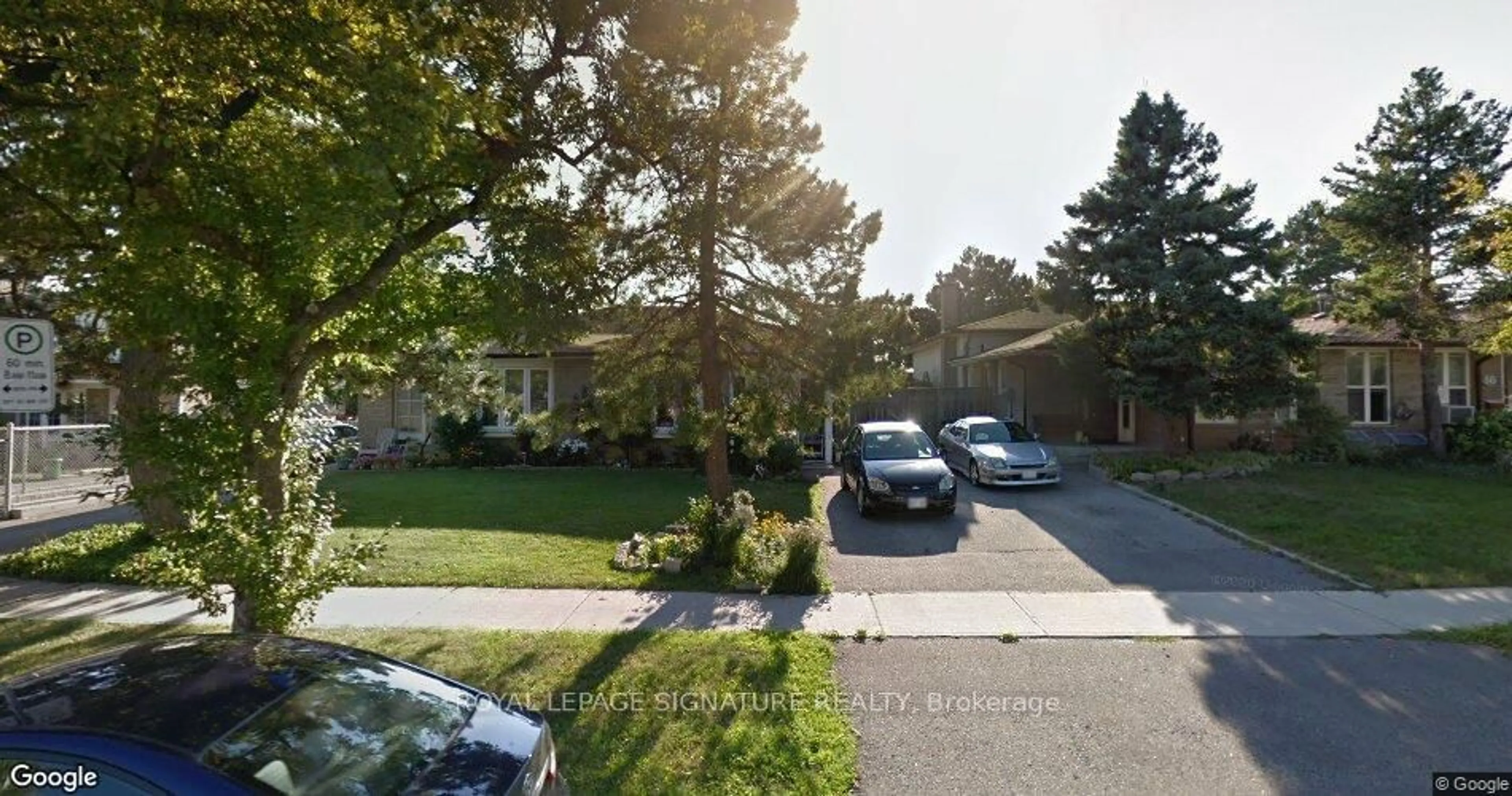 A pic from outside/outdoor area/front of a property/back of a property/a pic from drone, street for 20 Sexton Cres, Toronto Ontario M2H 2L5