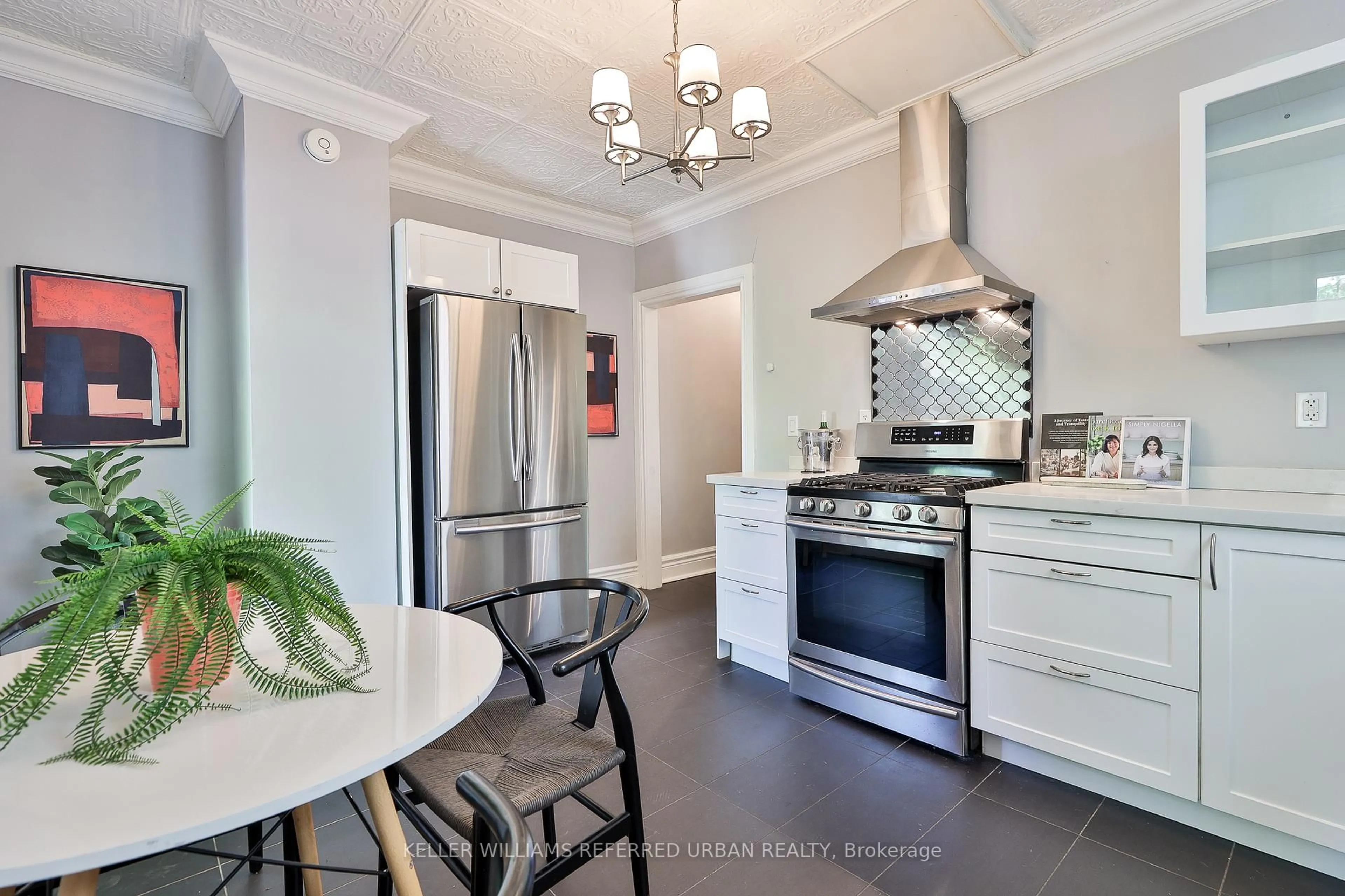 Open concept kitchen, ceramic/tile floor for 234 Seaton St, Toronto Ontario M5A 2T4