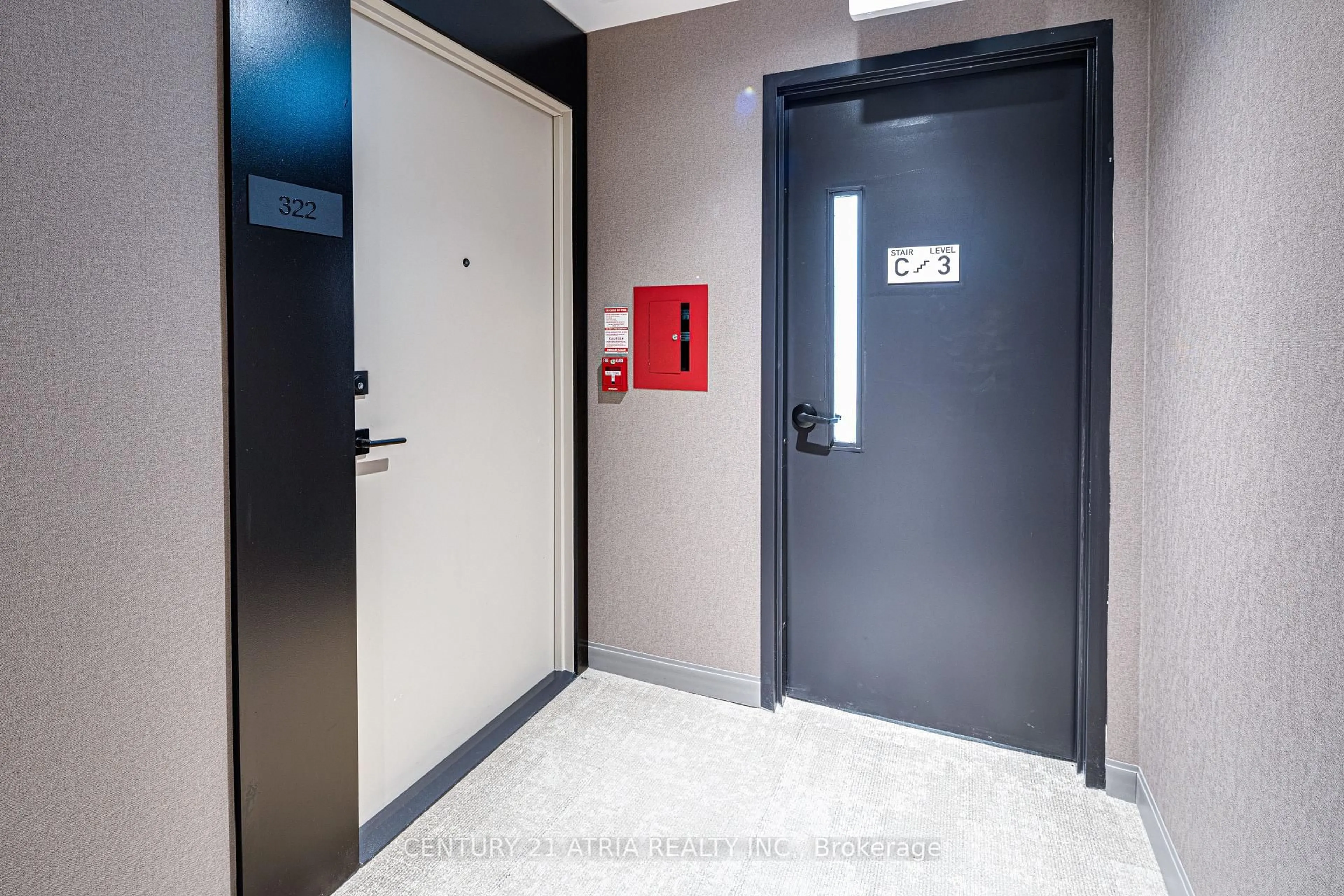 Indoor foyer for 55 Mercer St #322, Toronto Ontario M5V 0W4