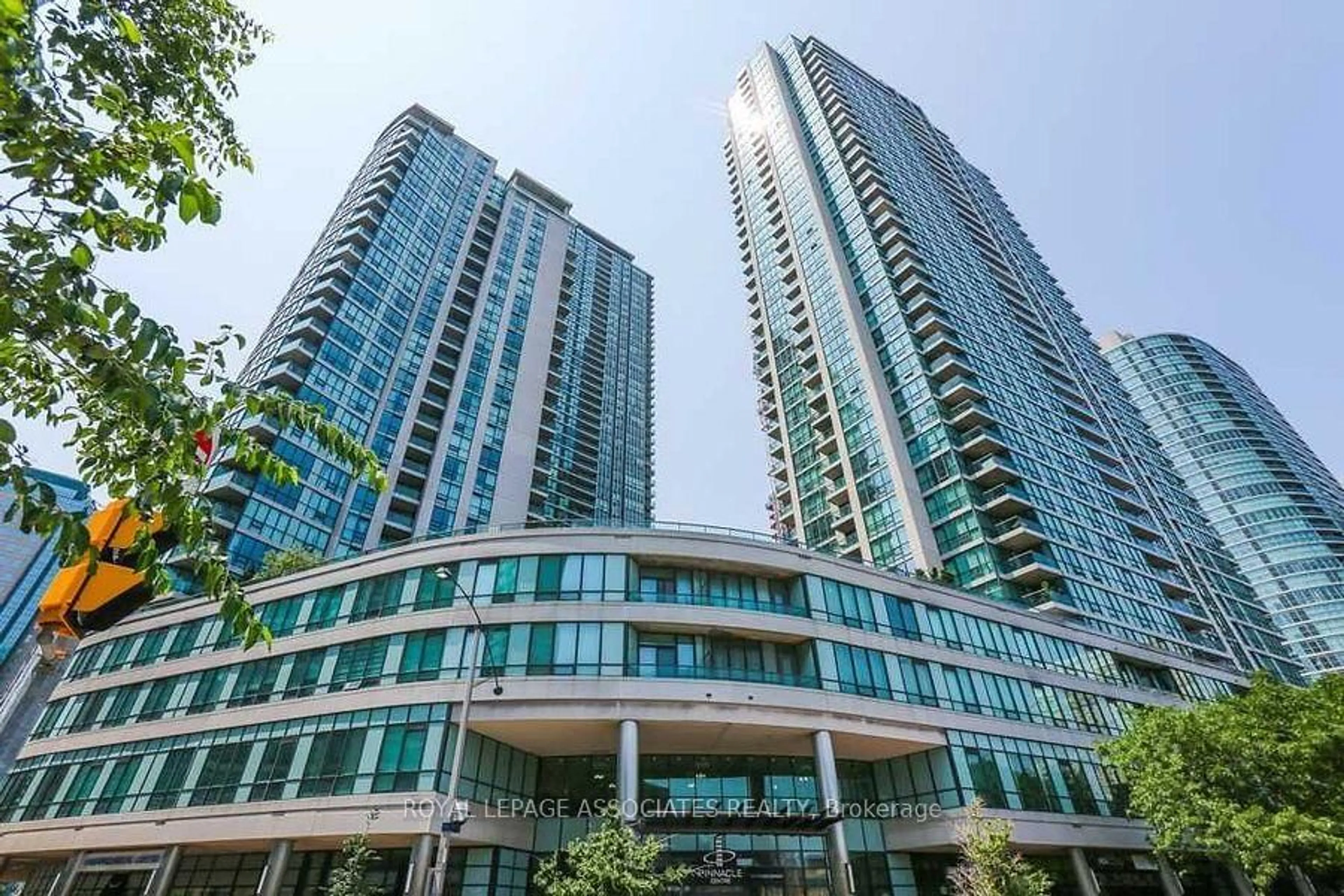 Unknown for 16 Yonge St #2407, Toronto Ontario M5E 2A1