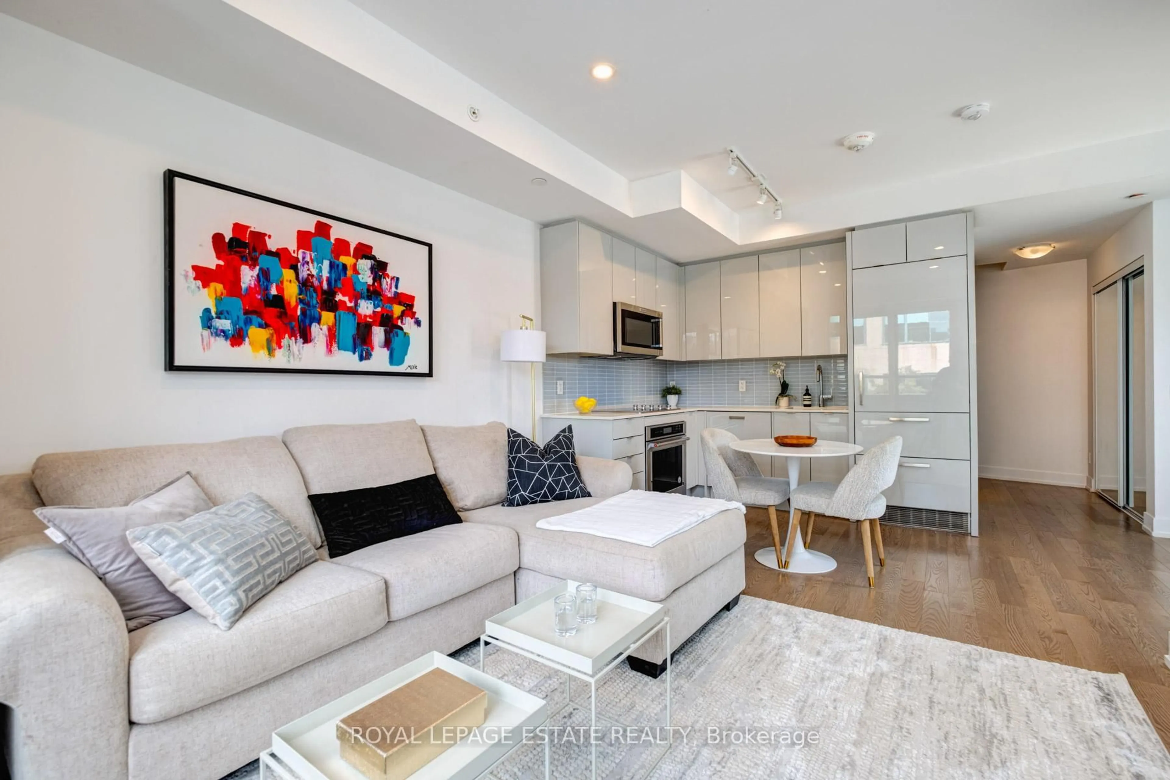 Living room with furniture, unknown for 175 Pears Ave #Th9, Toronto Ontario M5R 0C1