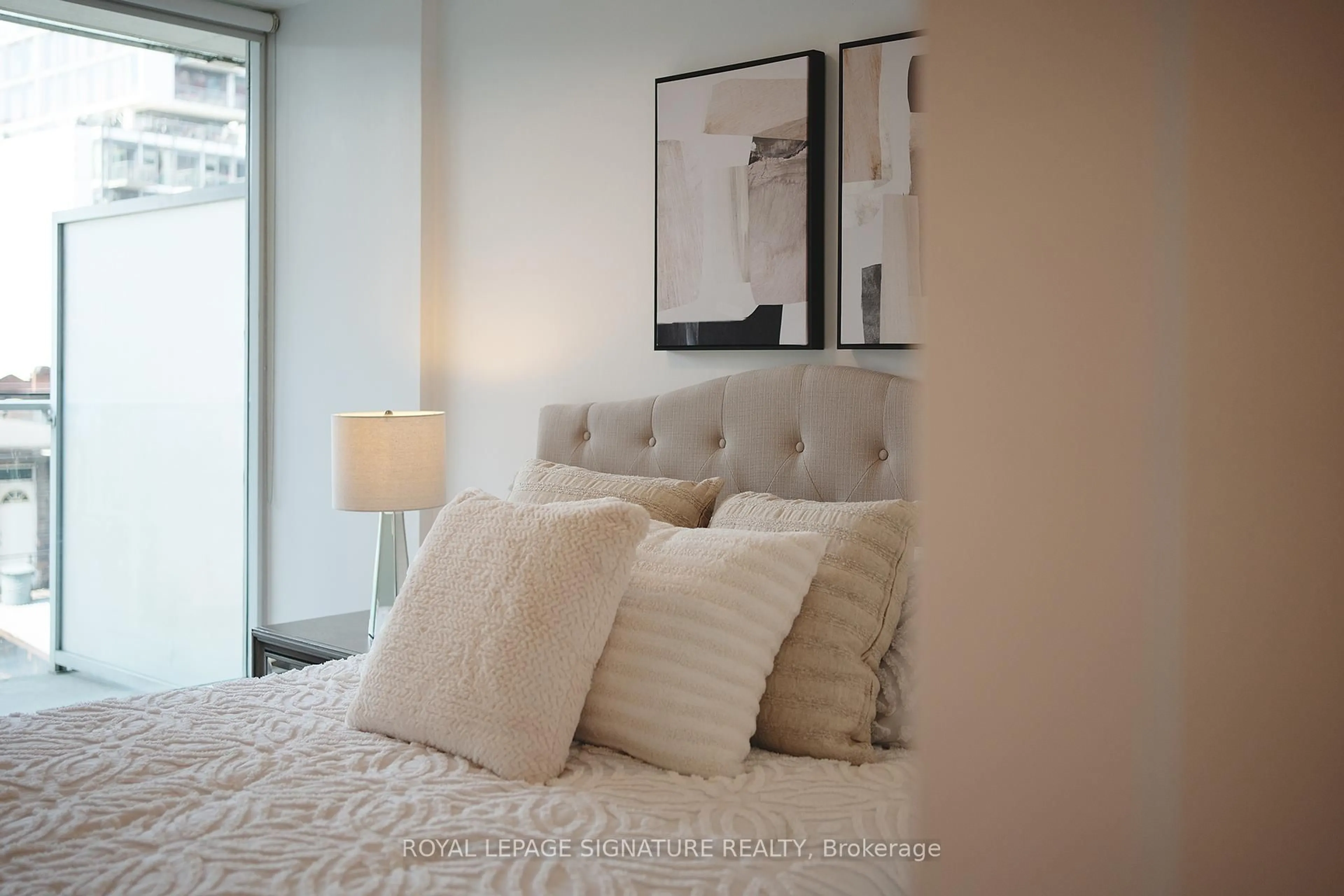 Bedroom with bed, unknown for 75 Portland St #510, Toronto Ontario M5V 2M9