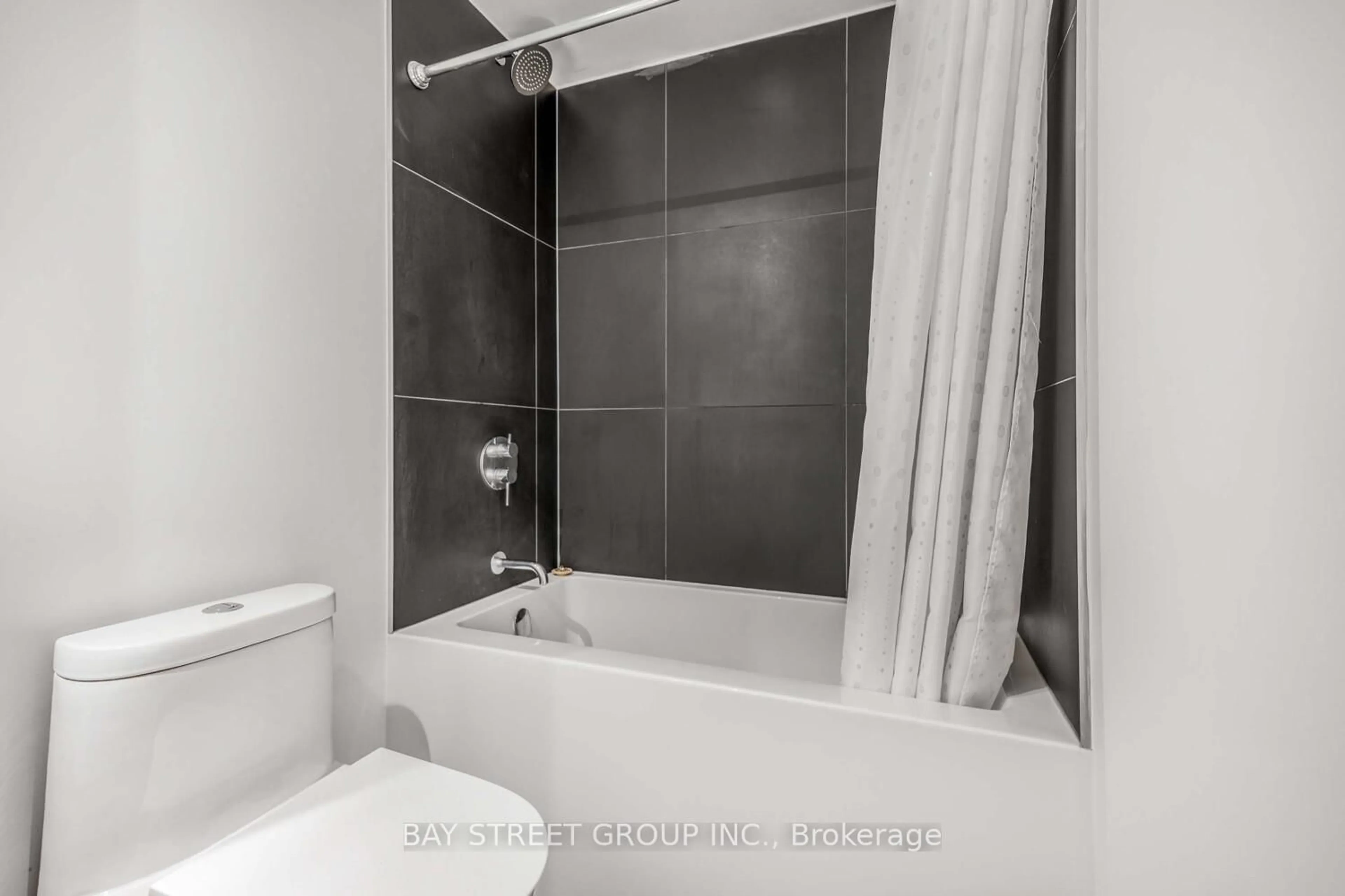 Standard bathroom, ceramic/tile floor for 20 Edward St #1419, Toronto Ontario M5G 1C9