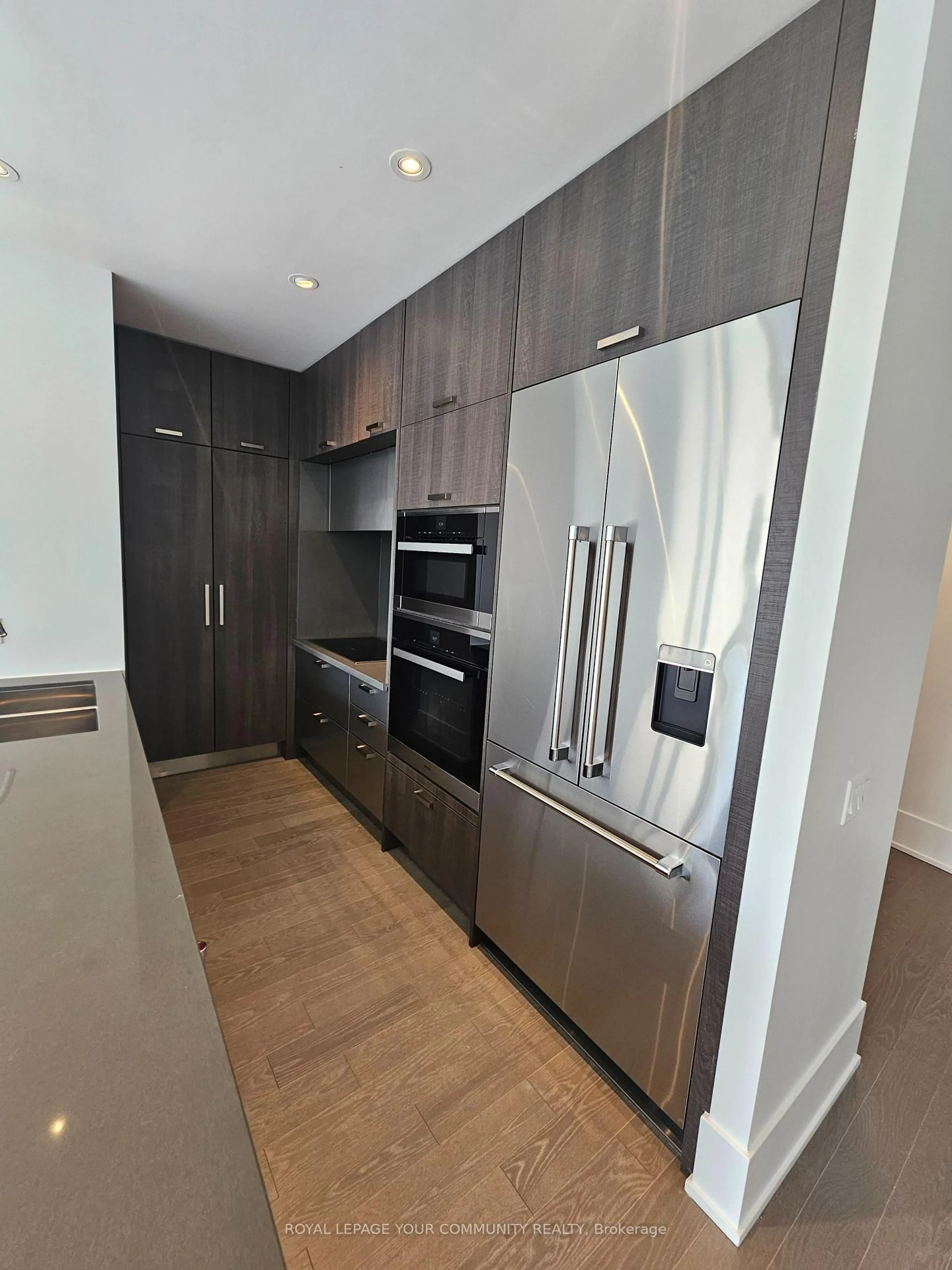 Contemporary kitchen, wood/laminate floor for 10 York St #6402, Toronto Ontario M5J 2Z2