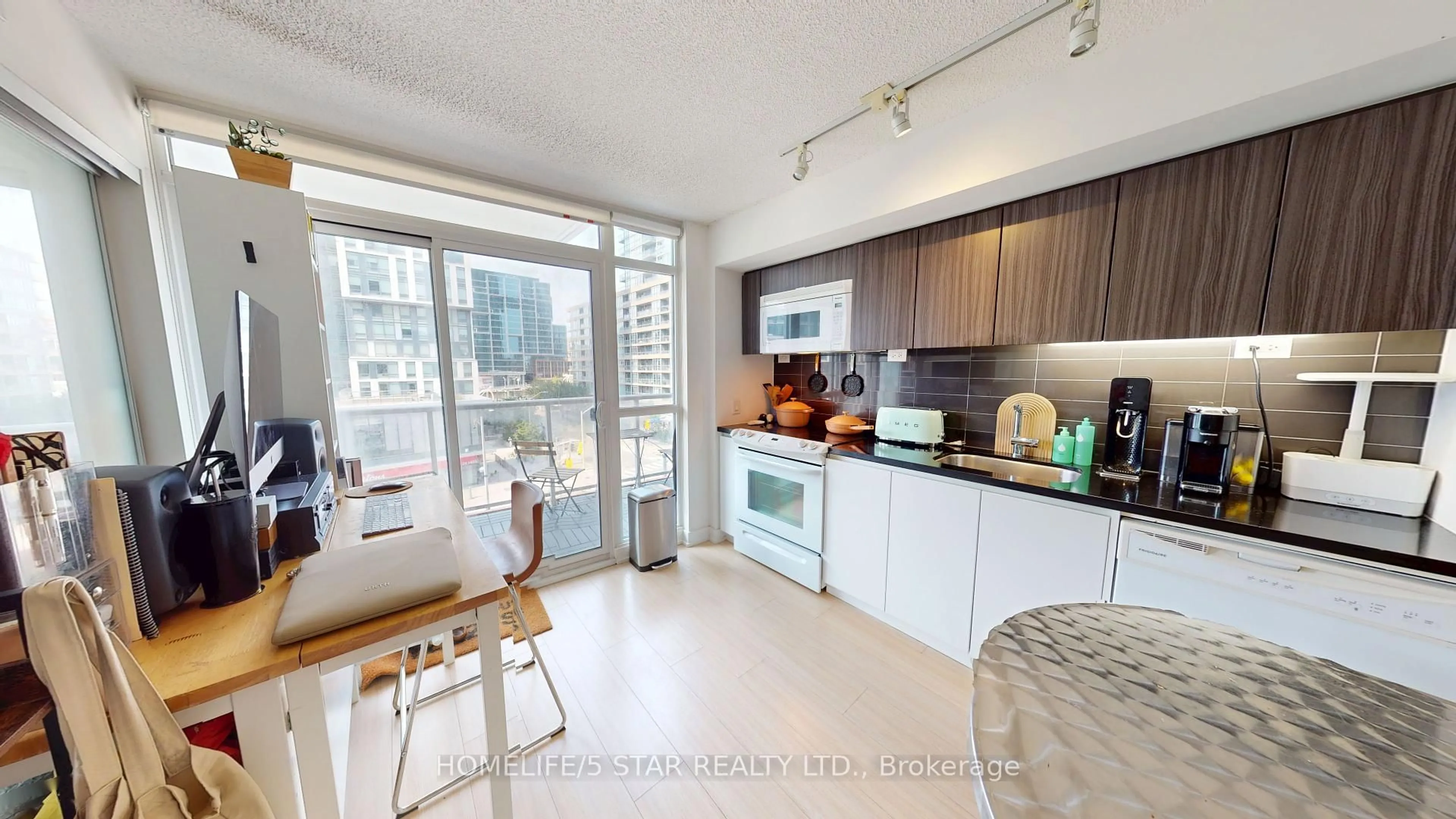 Unknown for 85 QUEENS WHARF Rd #619, Toronto Ontario M5V 0J9