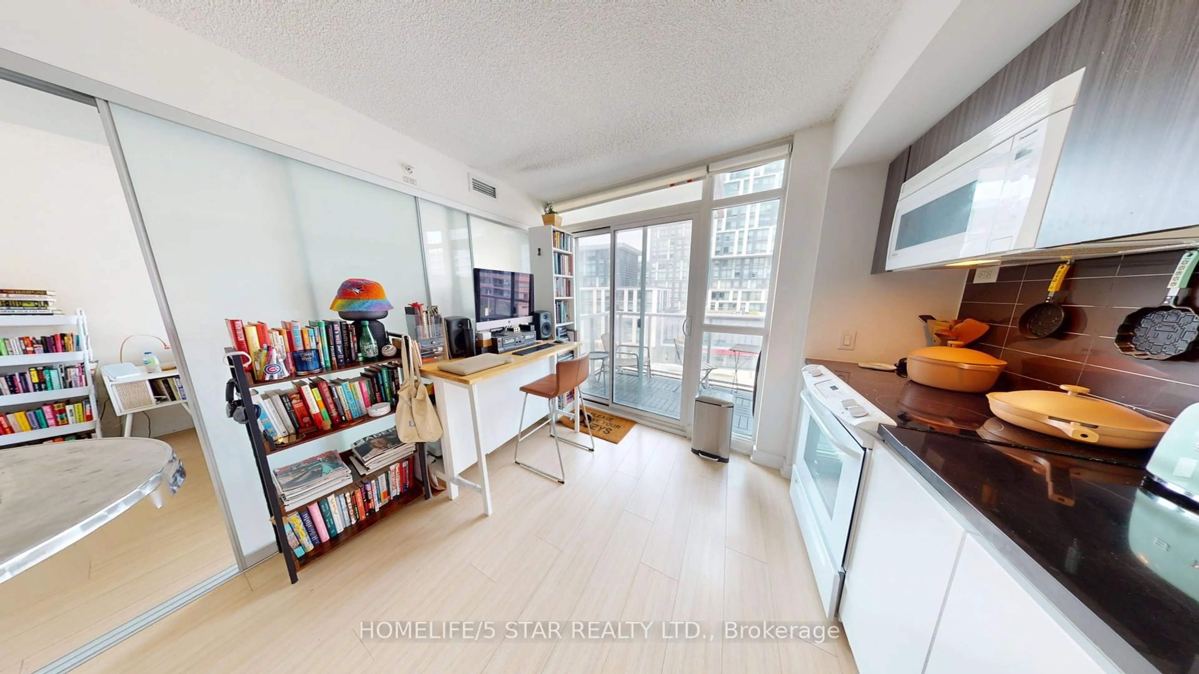 Unknown for 85 QUEENS WHARF Rd #619, Toronto Ontario M5V 0J9