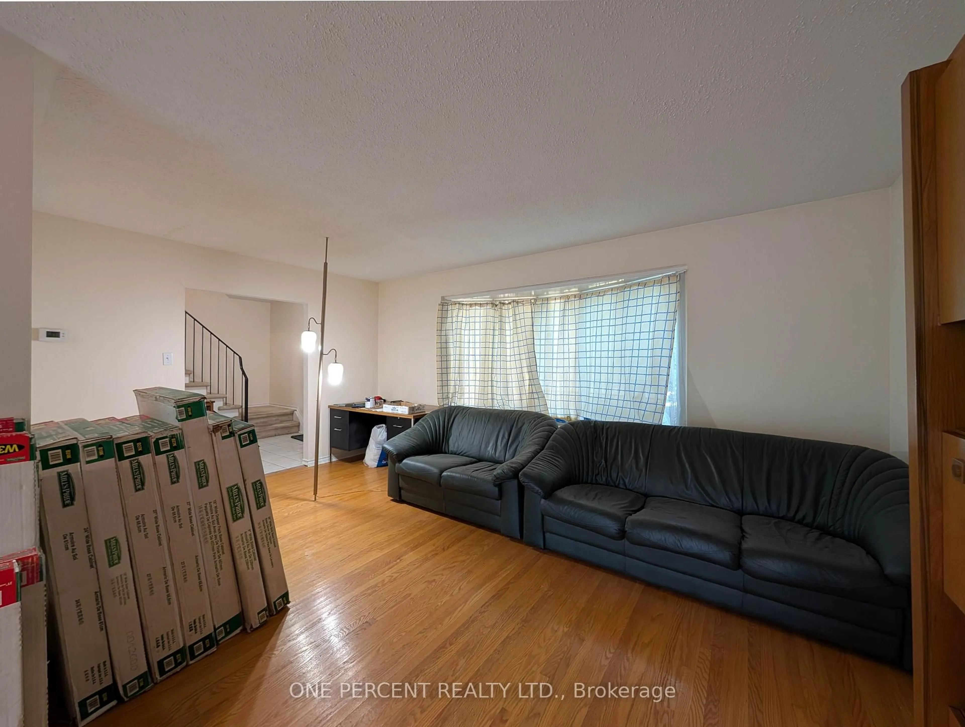 Living room with furniture, unknown for 22 Gleneagle Cres, Toronto Ontario M2J 3H3