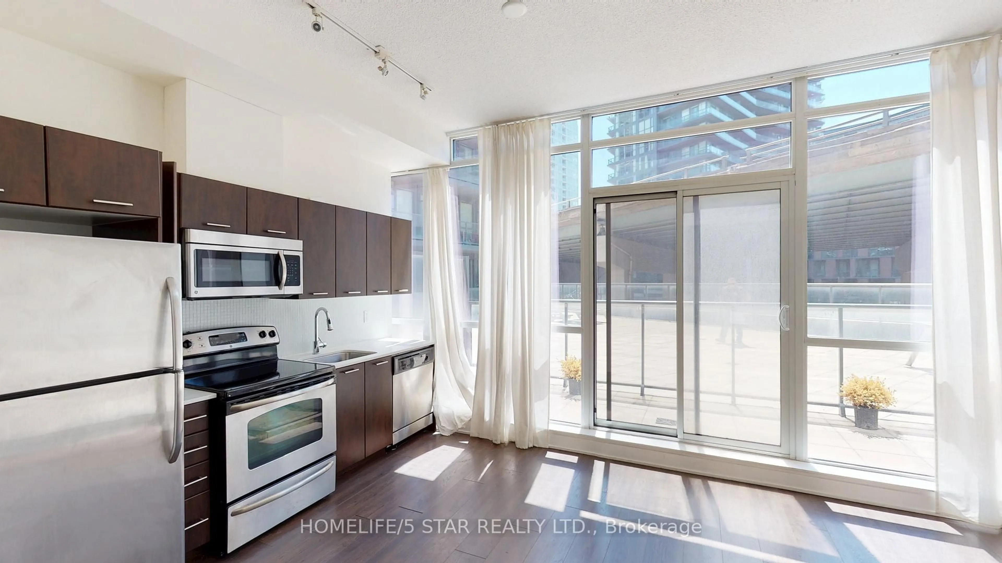 Unknown for 169 FORT YORK Blvd #218, Toronto Ontario M5V 0C8