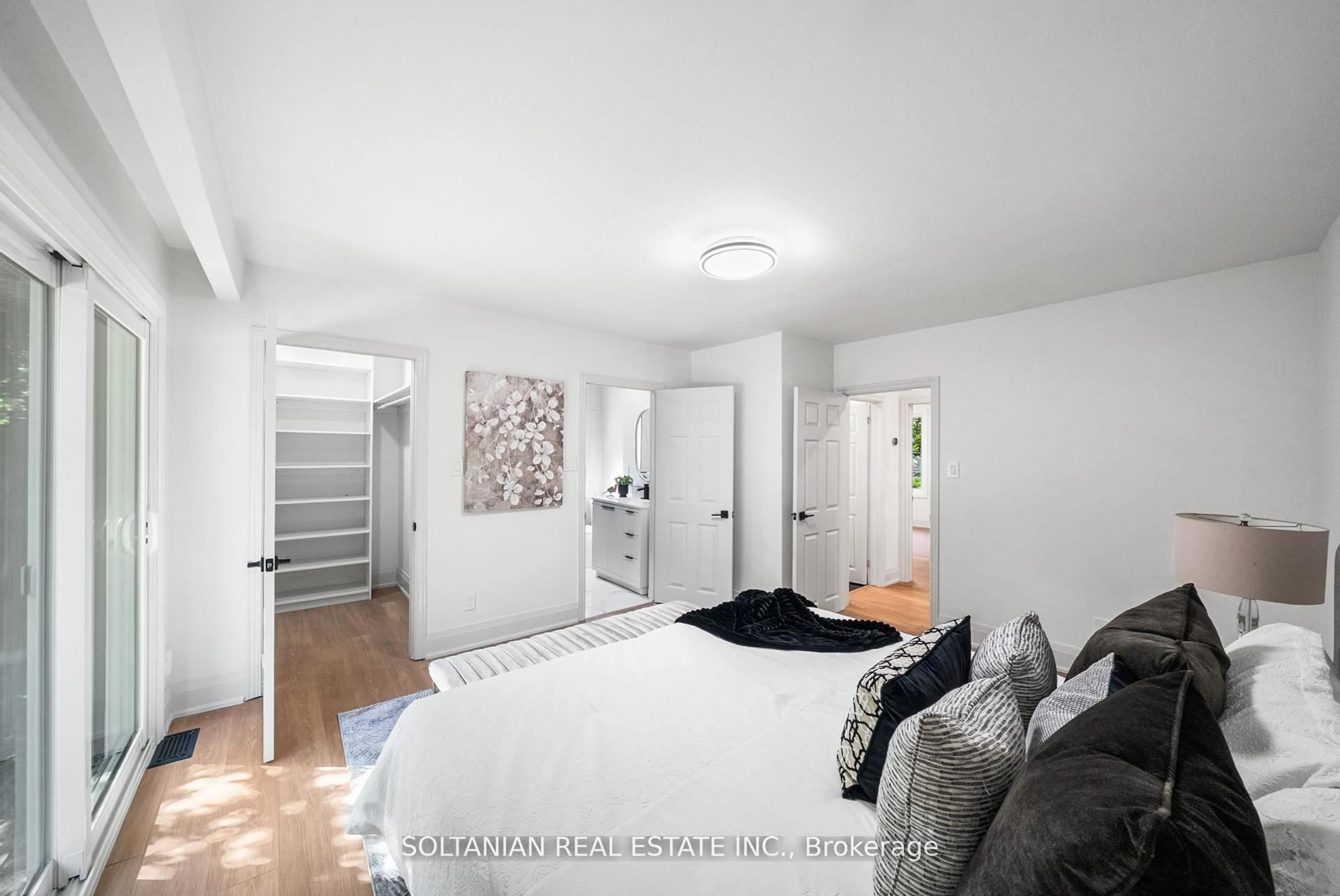 Bedroom with bed, unknown for 21 Tally Lane, Toronto Ontario M2K 1V3