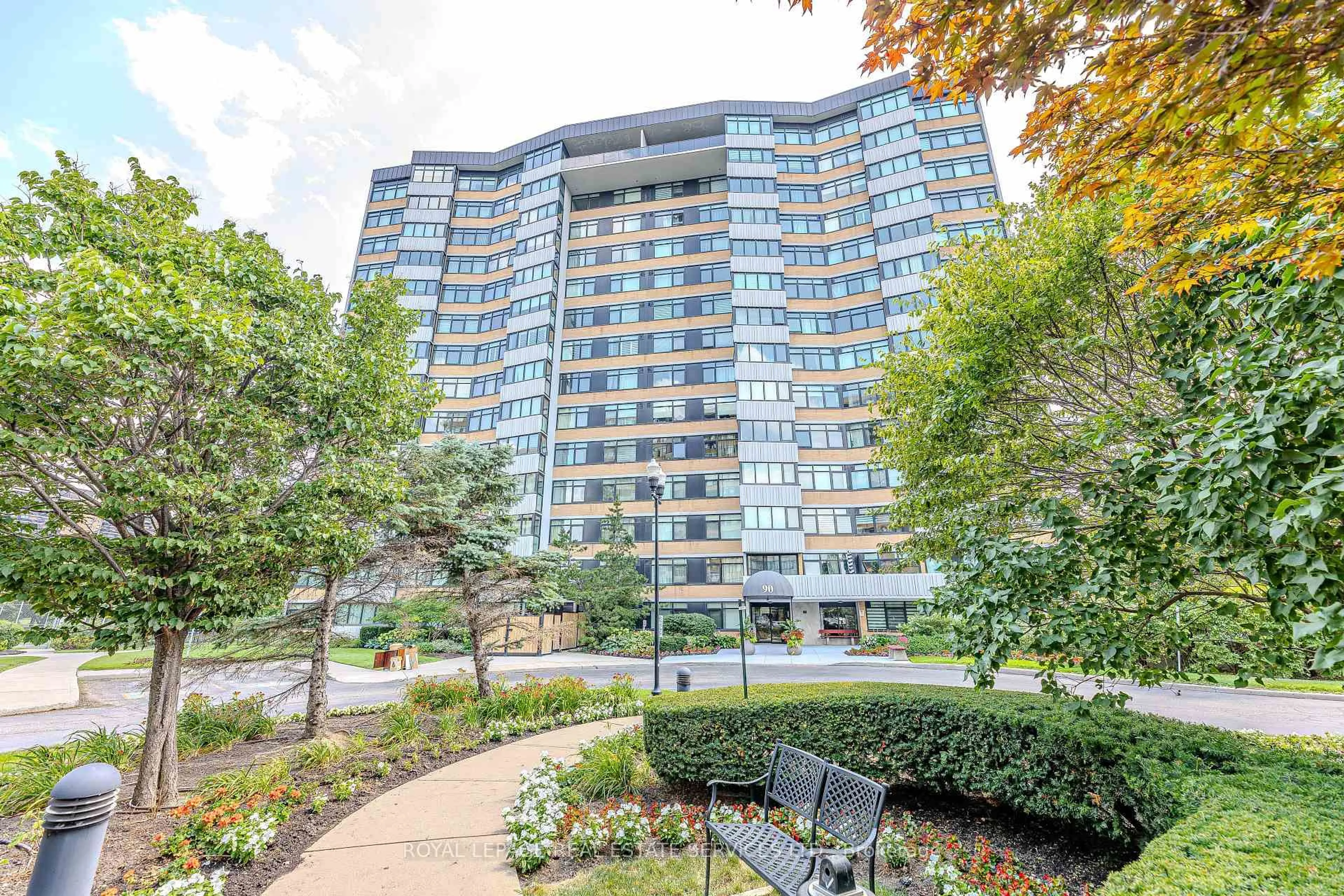 Patio, unknown for 90 Fisherville Rd #PH 1, Toronto Ontario M2R 3J9