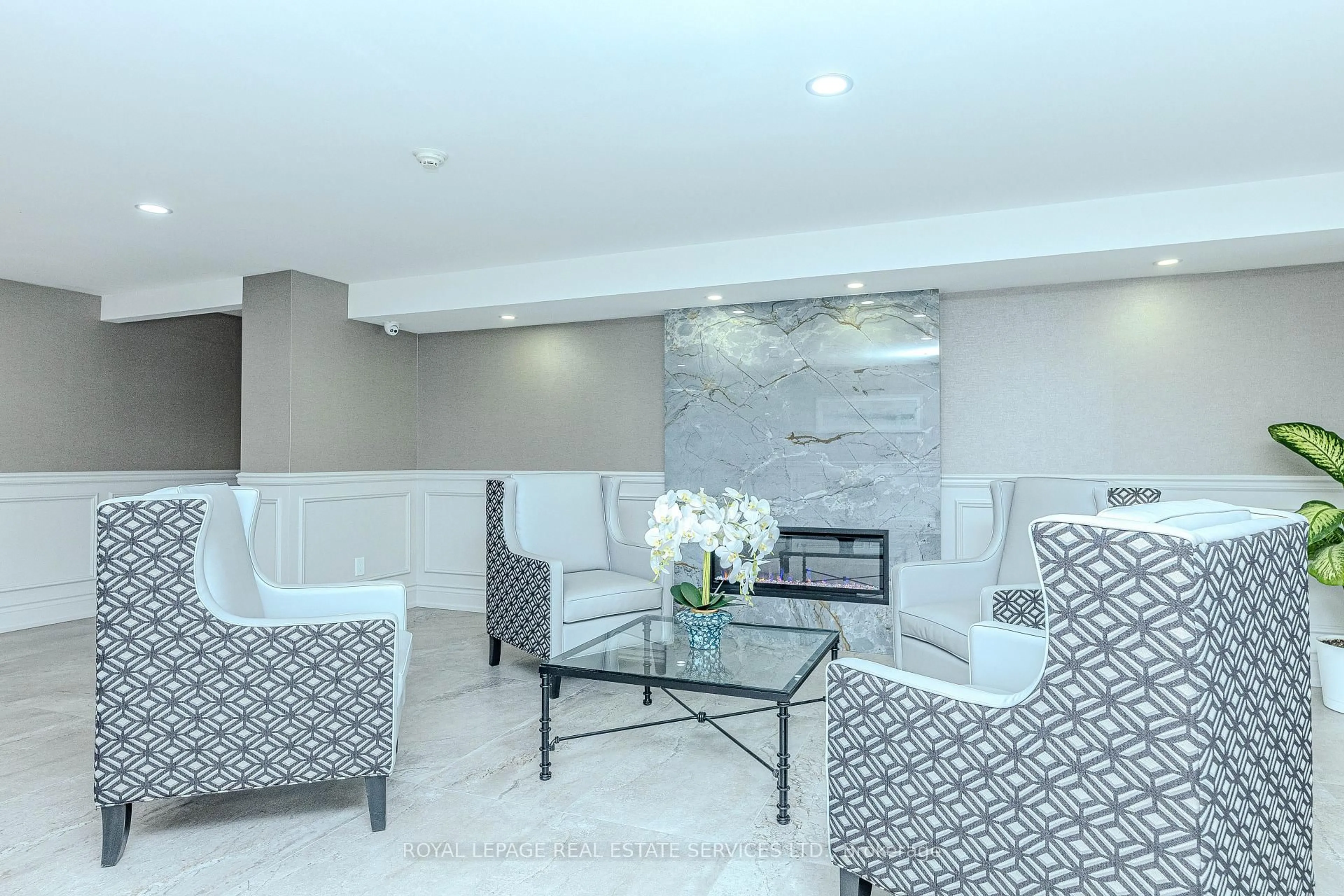 Lobby for 90 Fisherville Rd #PH 1, Toronto Ontario M2R 3J9