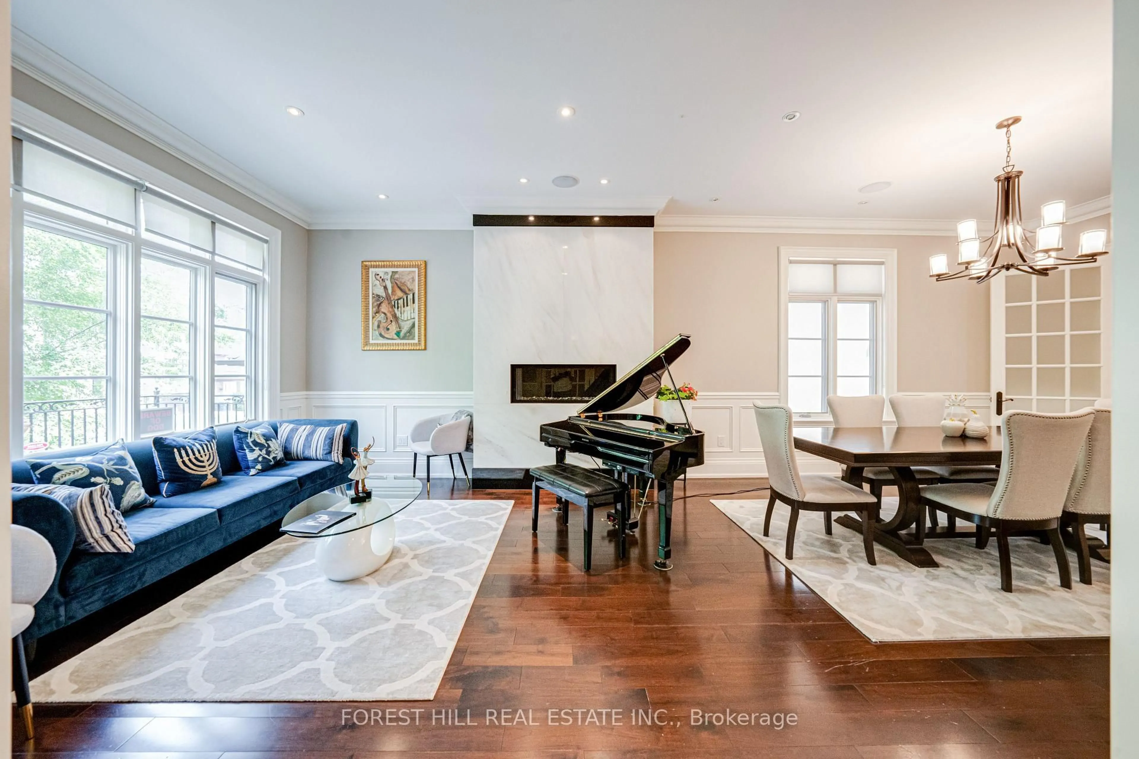 Living room with furniture, unknown for 669 Bedford Park Ave, Toronto Ontario M5M 1K4