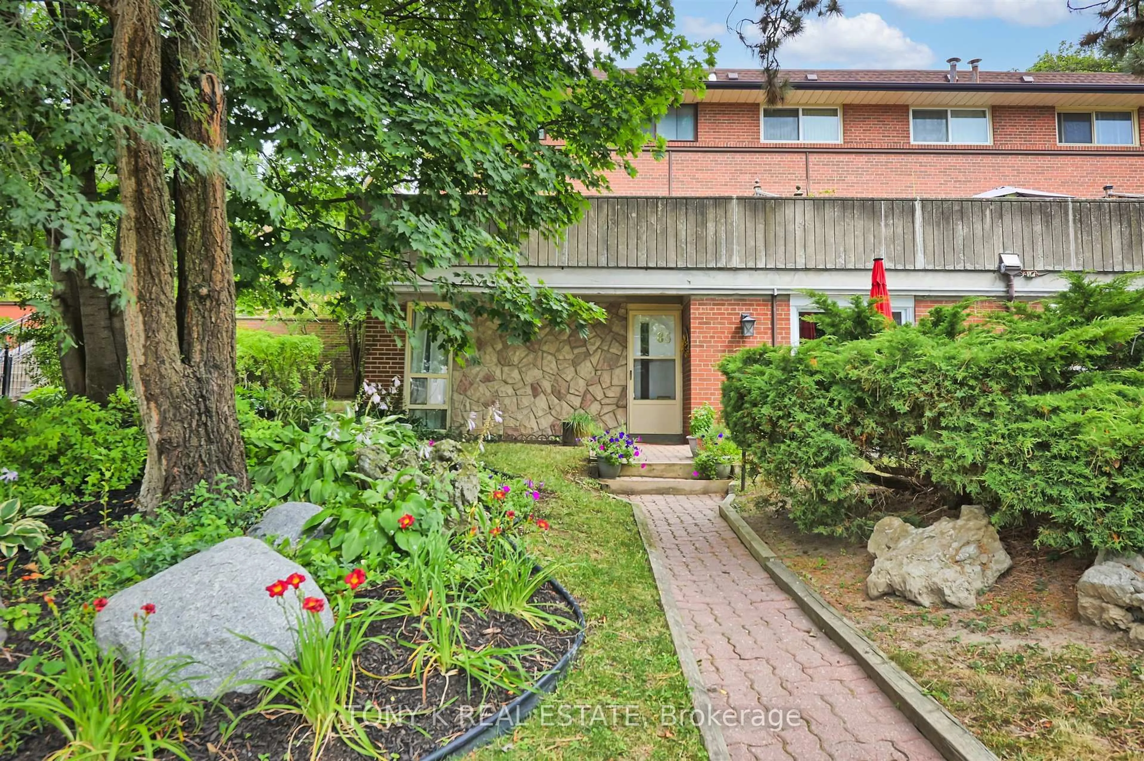 Patio, street for 6 Esterbrooke Ave #85, Toronto Ontario M2J 2C2
