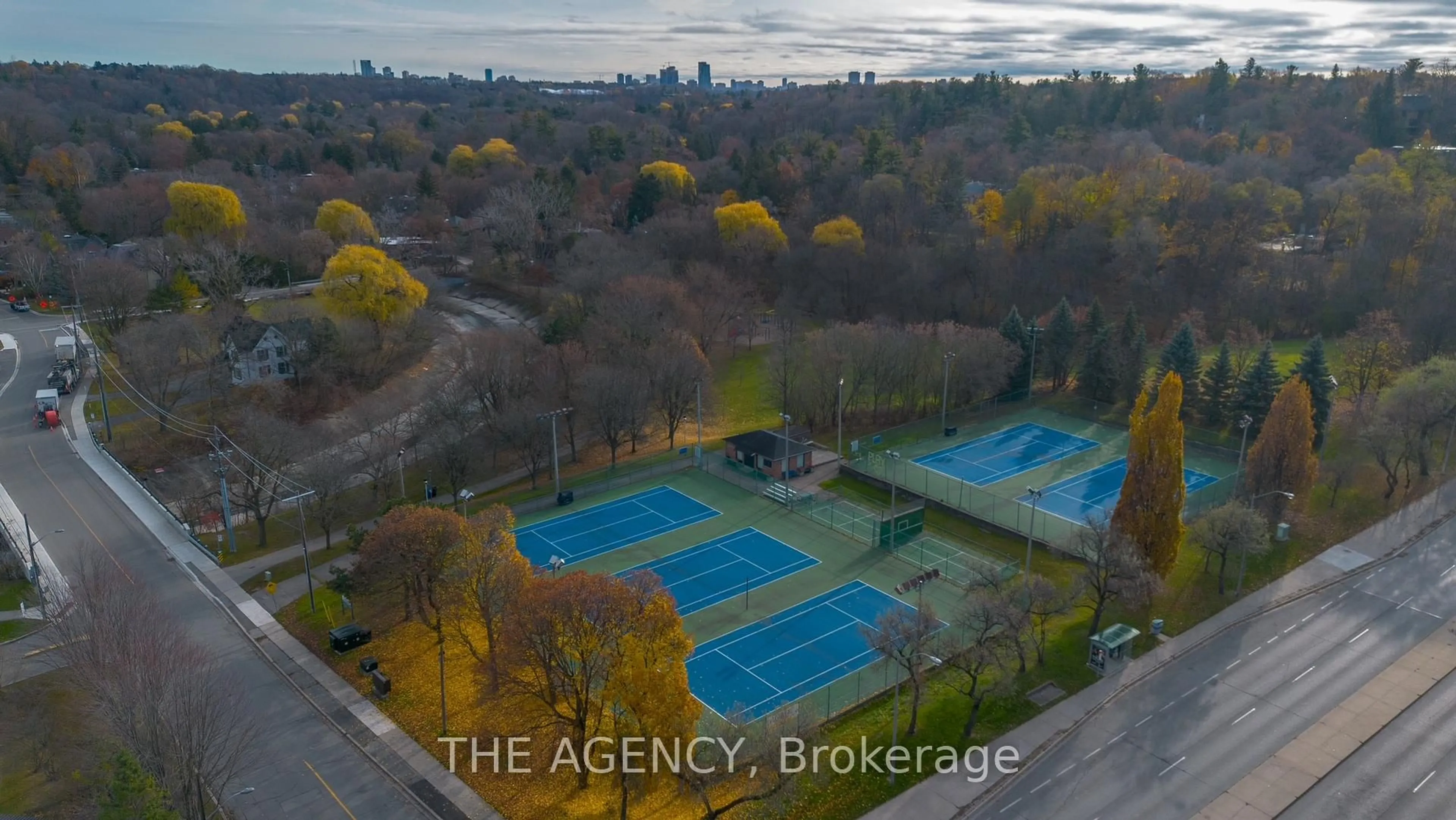 A pic from outside/outdoor area/front of a property/back of a property/a pic from drone, city buildings view from balcony for 14 Brookfield Rd, Toronto Ontario M2P 1A9