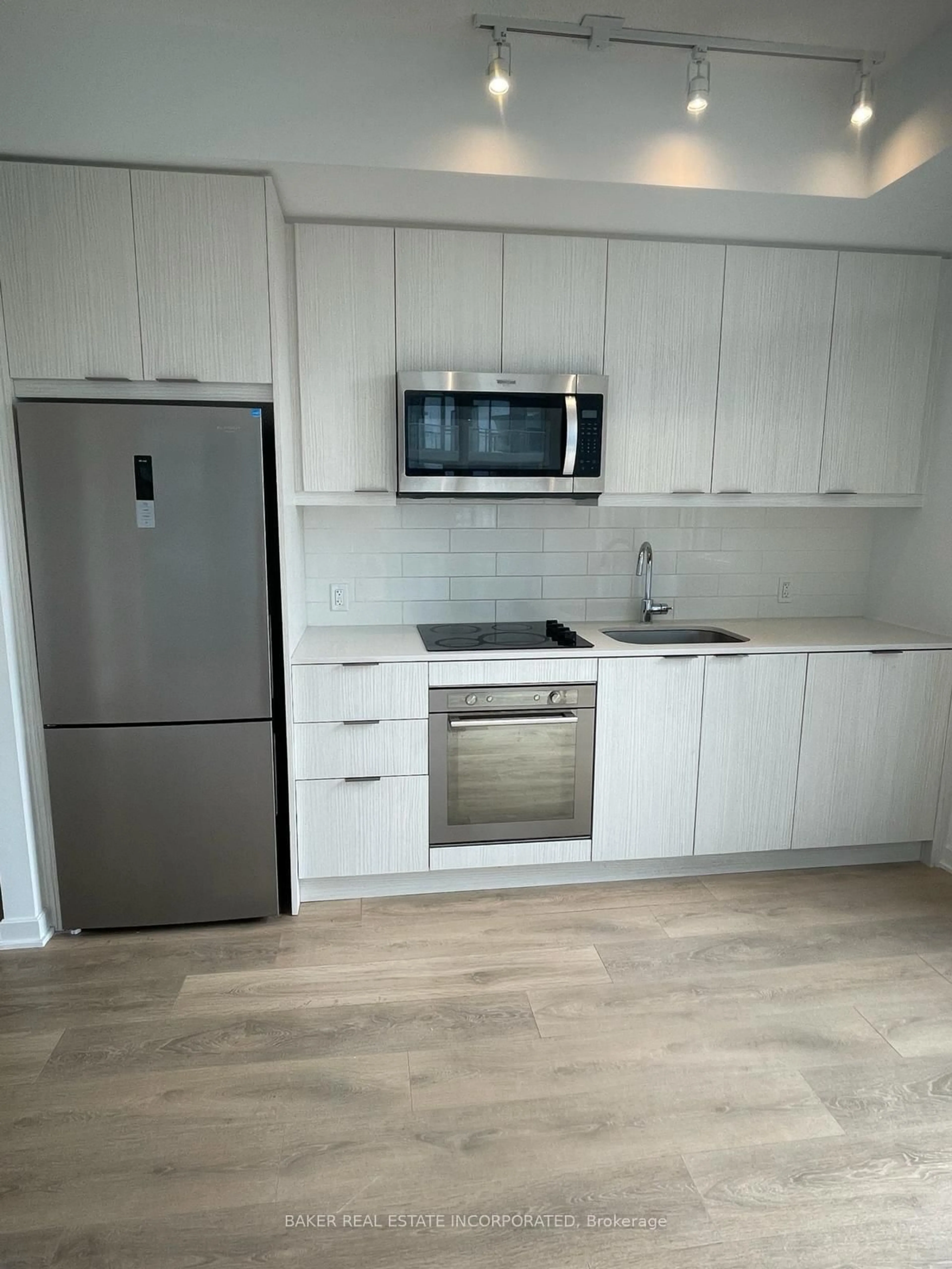 Standard kitchen, wood/laminate floor for 38 Forest Manor Rd #415, Toronto Ontario M2J 0H4
