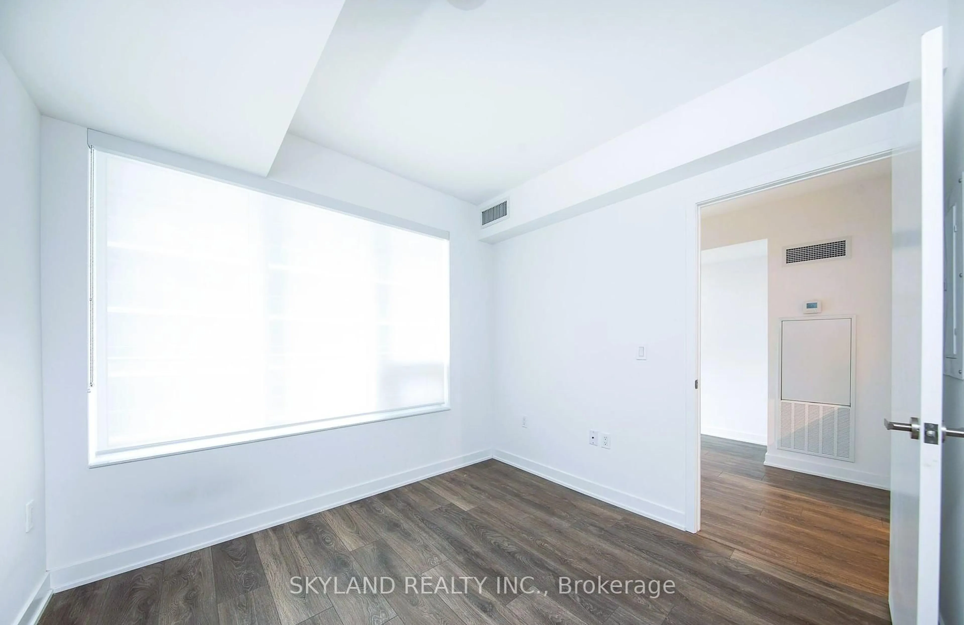 A pic of a room for 99 Broadway Ave #3208, Toronto Ontario M4P 0E3
