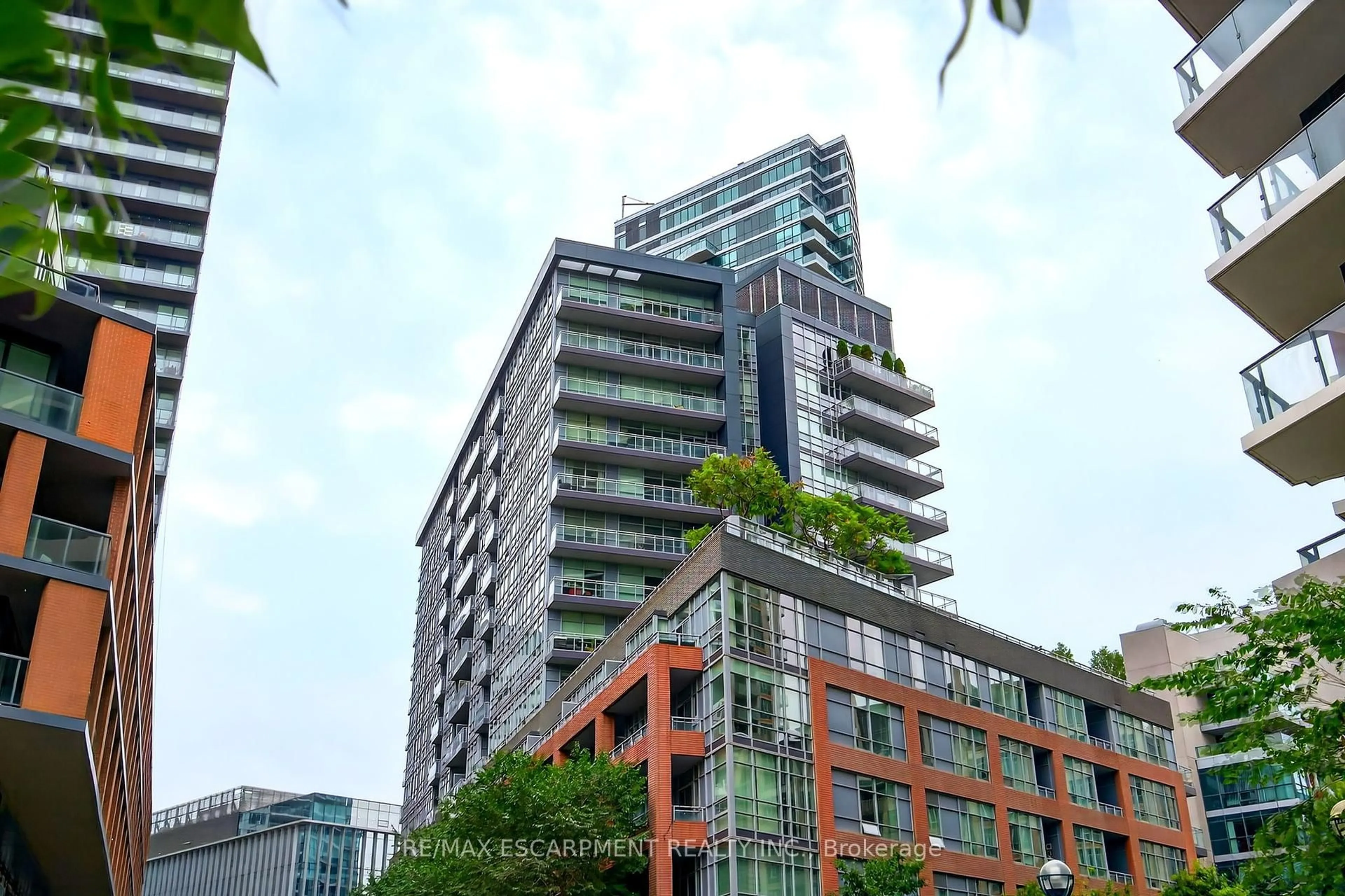 Unknown for 15 BRUYERES Mews #212, Toronto Ontario M5V 0A7