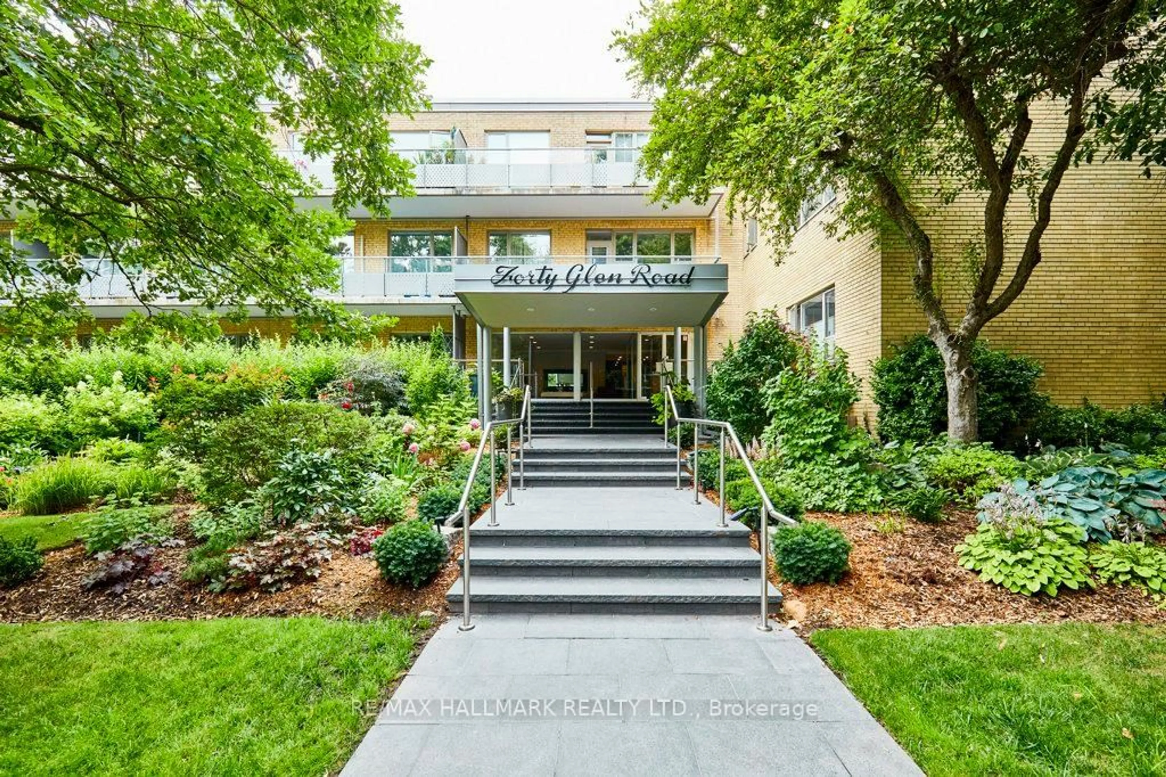 Unknown for 40 Glen Rd #209, Toronto Ontario M4W 2V1