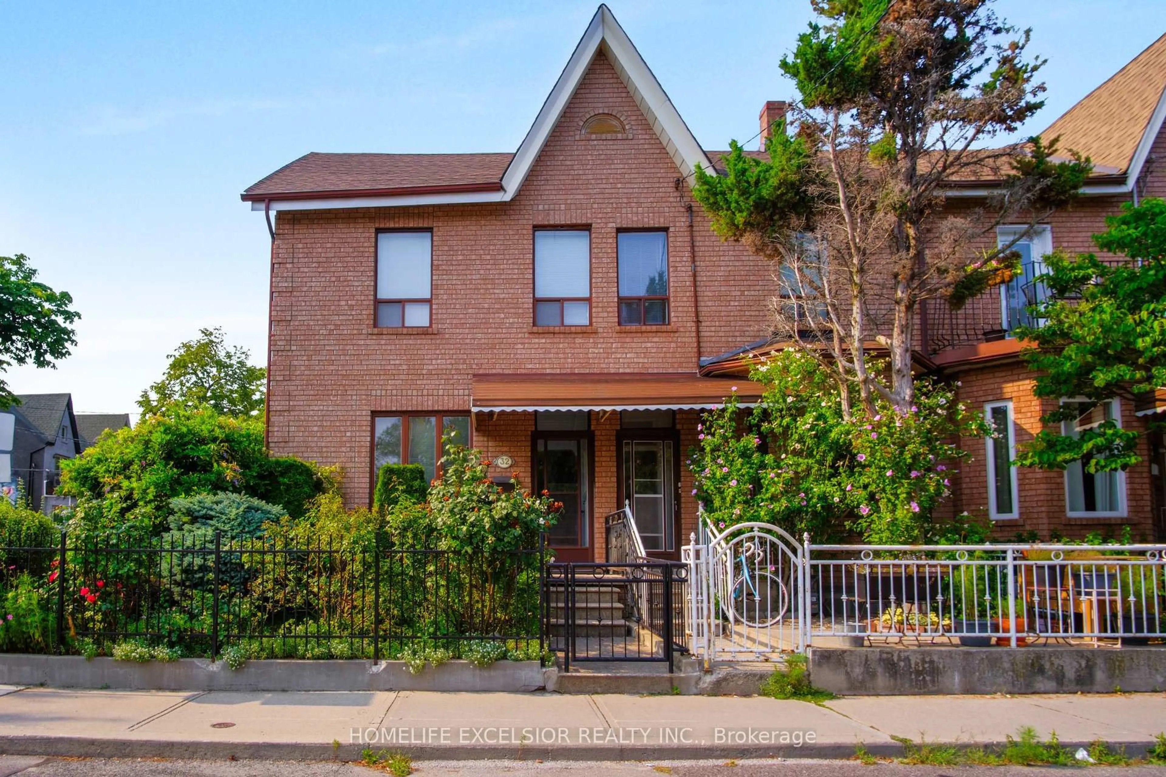 Home with brick exterior material, street for 32 Argyle St, Toronto Ontario M6J 1N4
