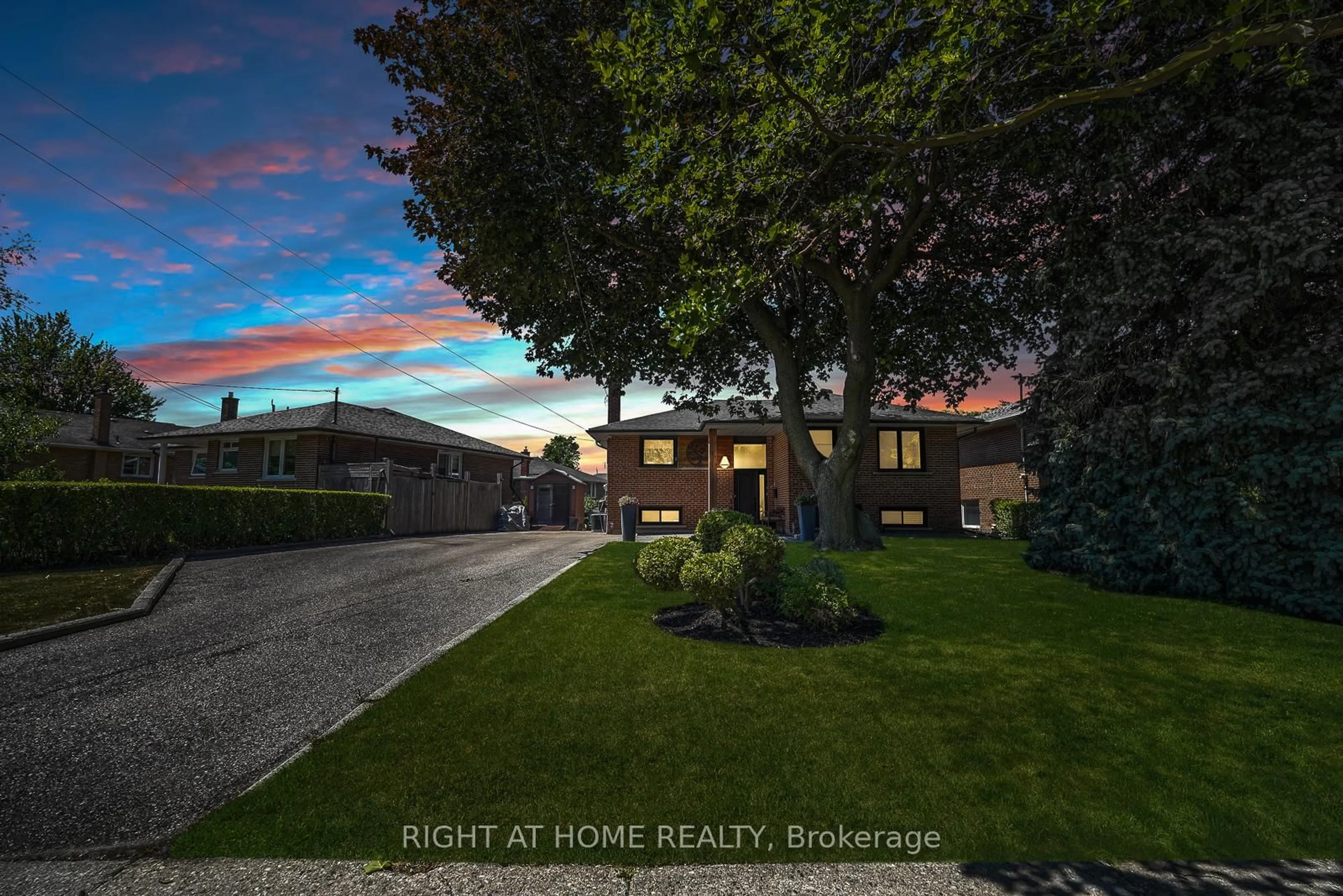 A pic from outside/outdoor area/front of a property/back of a property/a pic from drone, street for 142 Sloane Ave, Toronto Ontario M4A 2B7