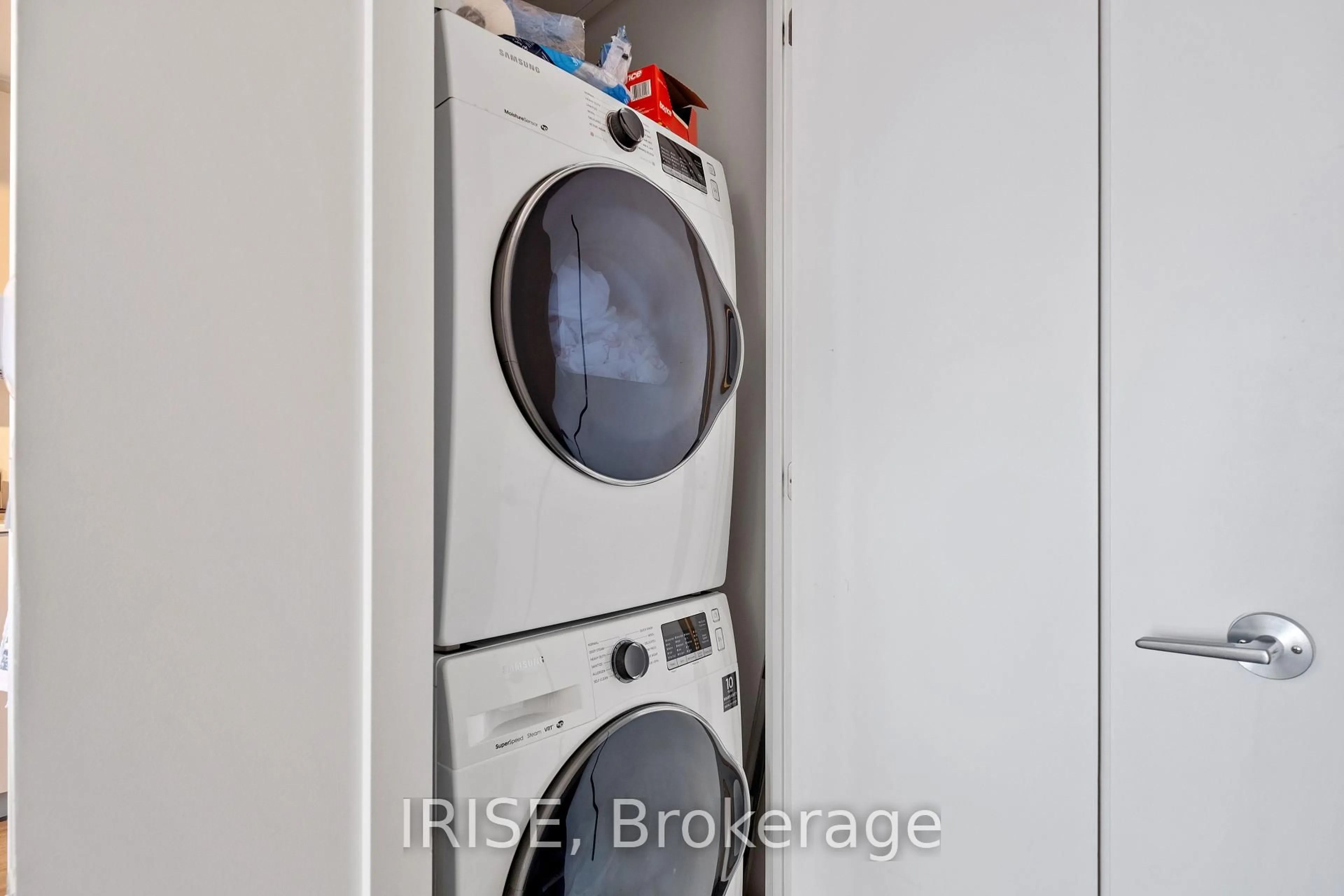 Laundry room for 357 King St #1702, Toronto Ontario M5V 0S7