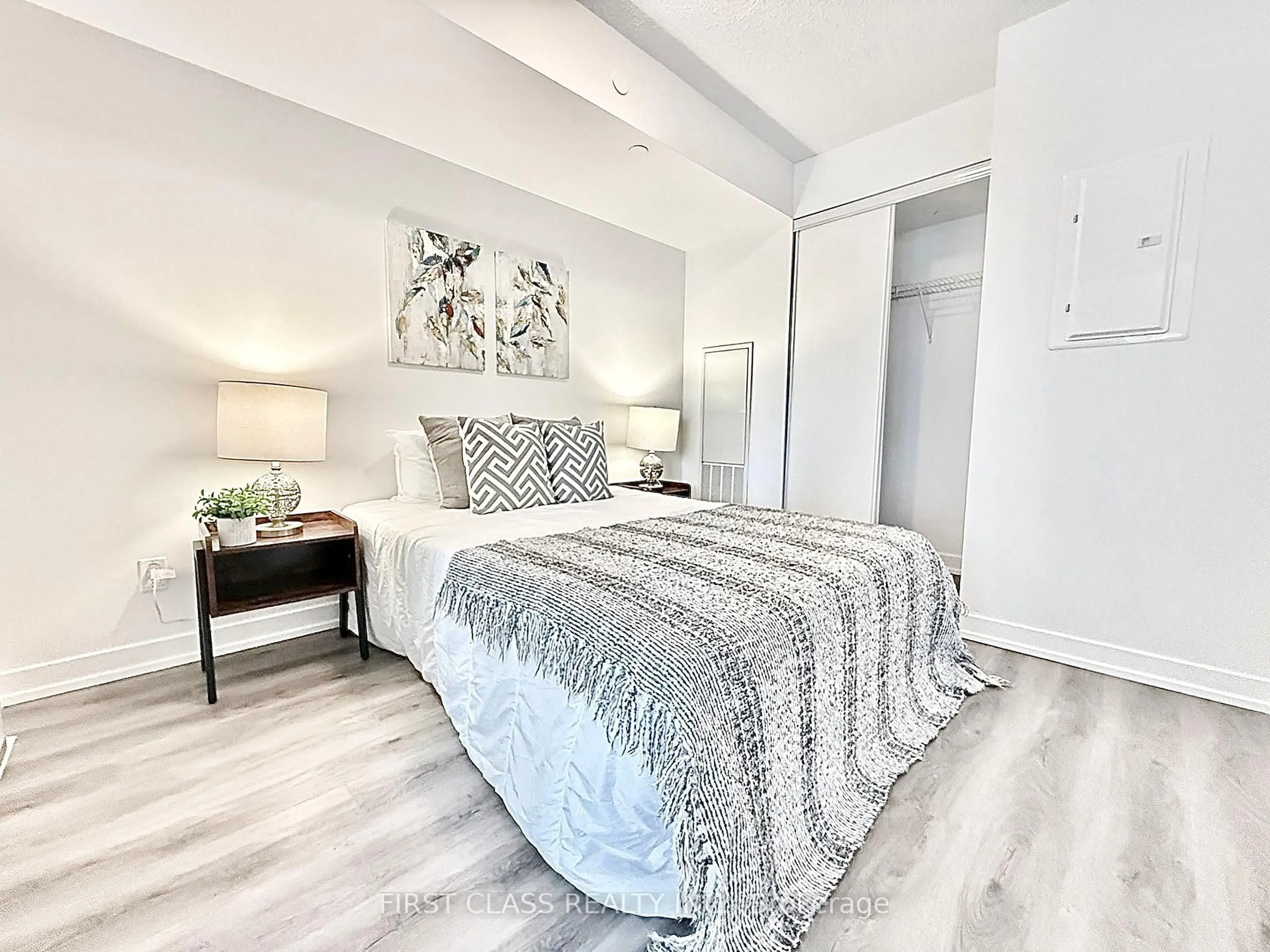 Bedroom with bed, unknown for 87 Peter St #1413, Toronto Ontario M5V 0P1