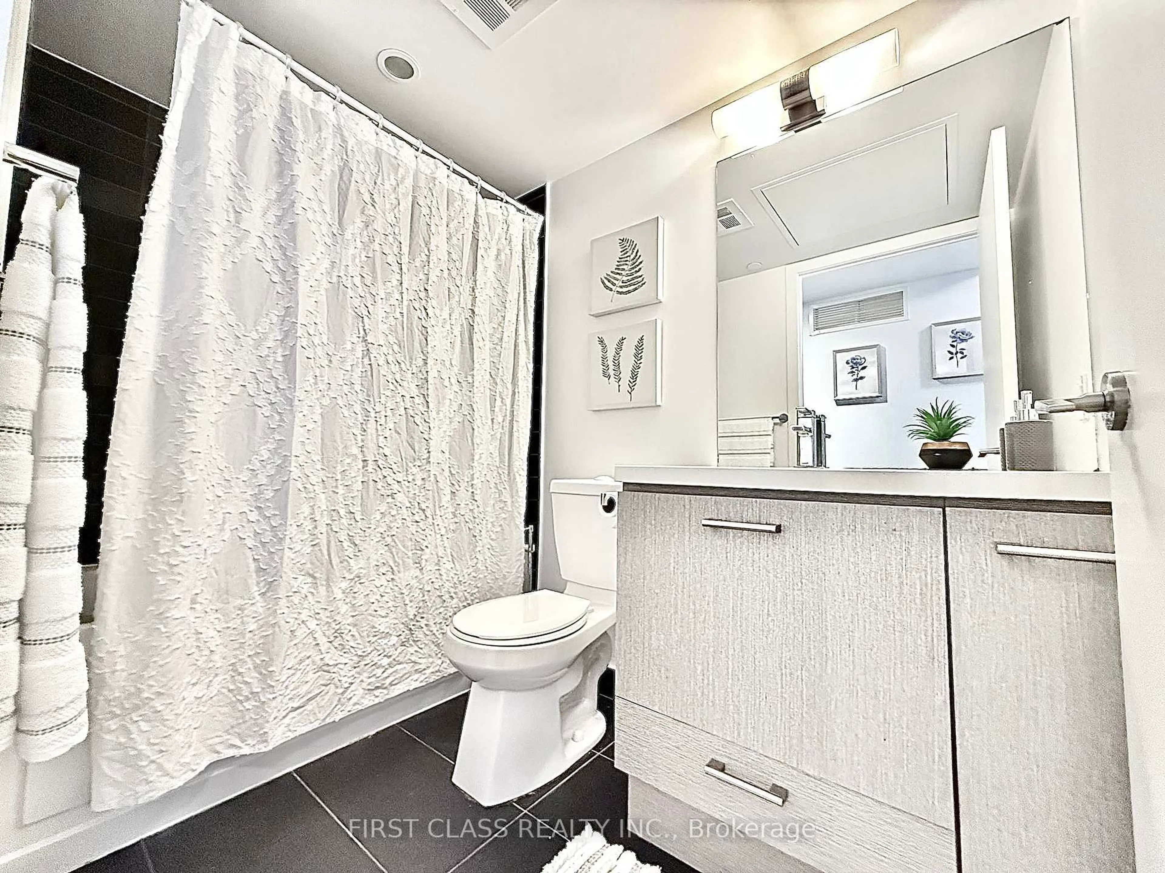 Standard bathroom, unknown for 87 Peter St #1413, Toronto Ontario M5V 0P1