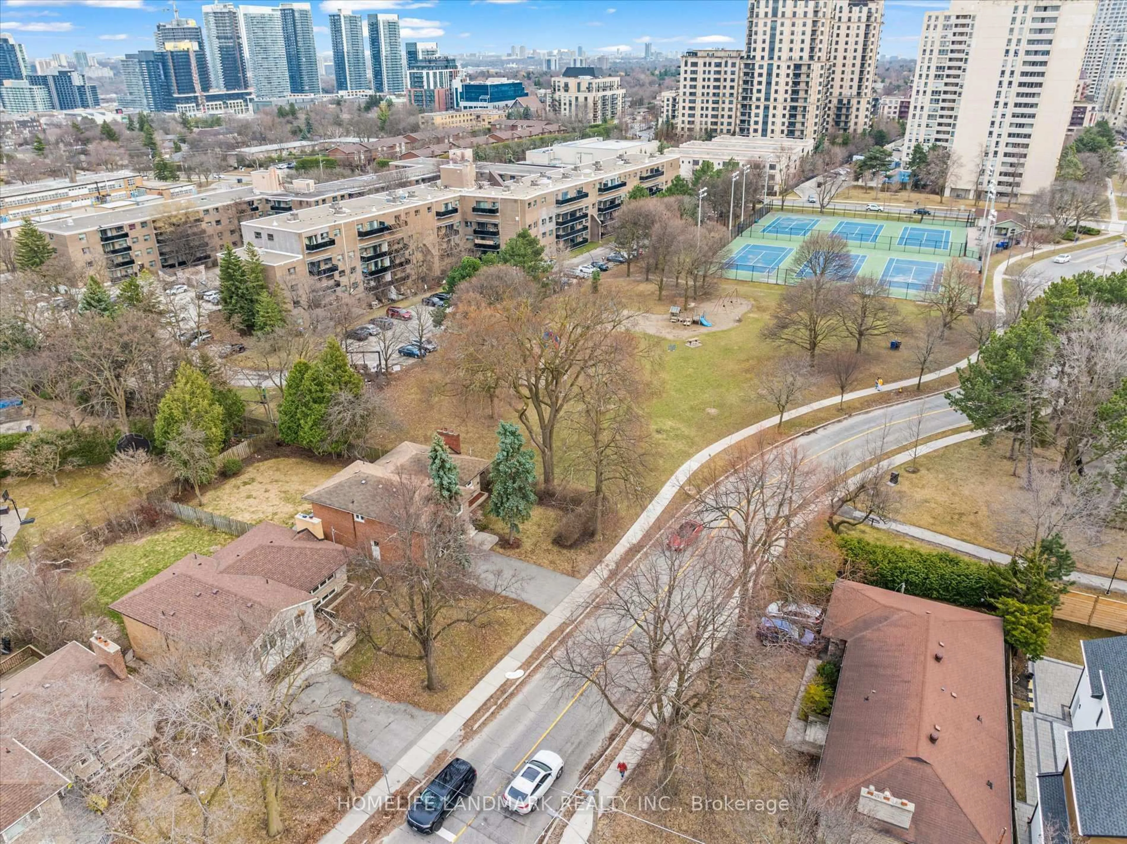 A pic from outside/outdoor area/front of a property/back of a property/a pic from drone, city buildings view from balcony for 1 Hawksbury Dr, Toronto Ontario M2K 1M2