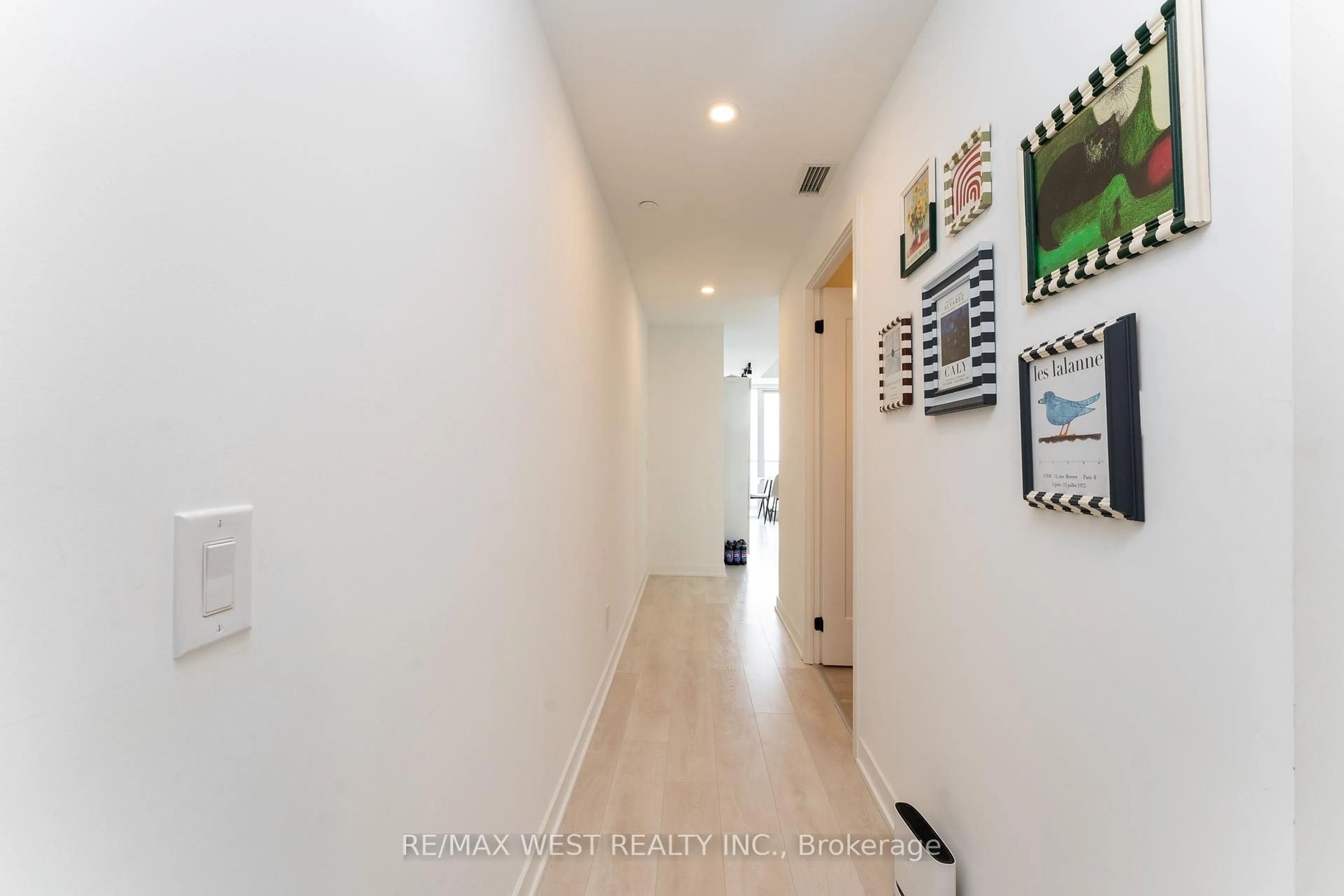 Unknown for 5 Defries St #3405, Toronto Ontario M5A 0W7