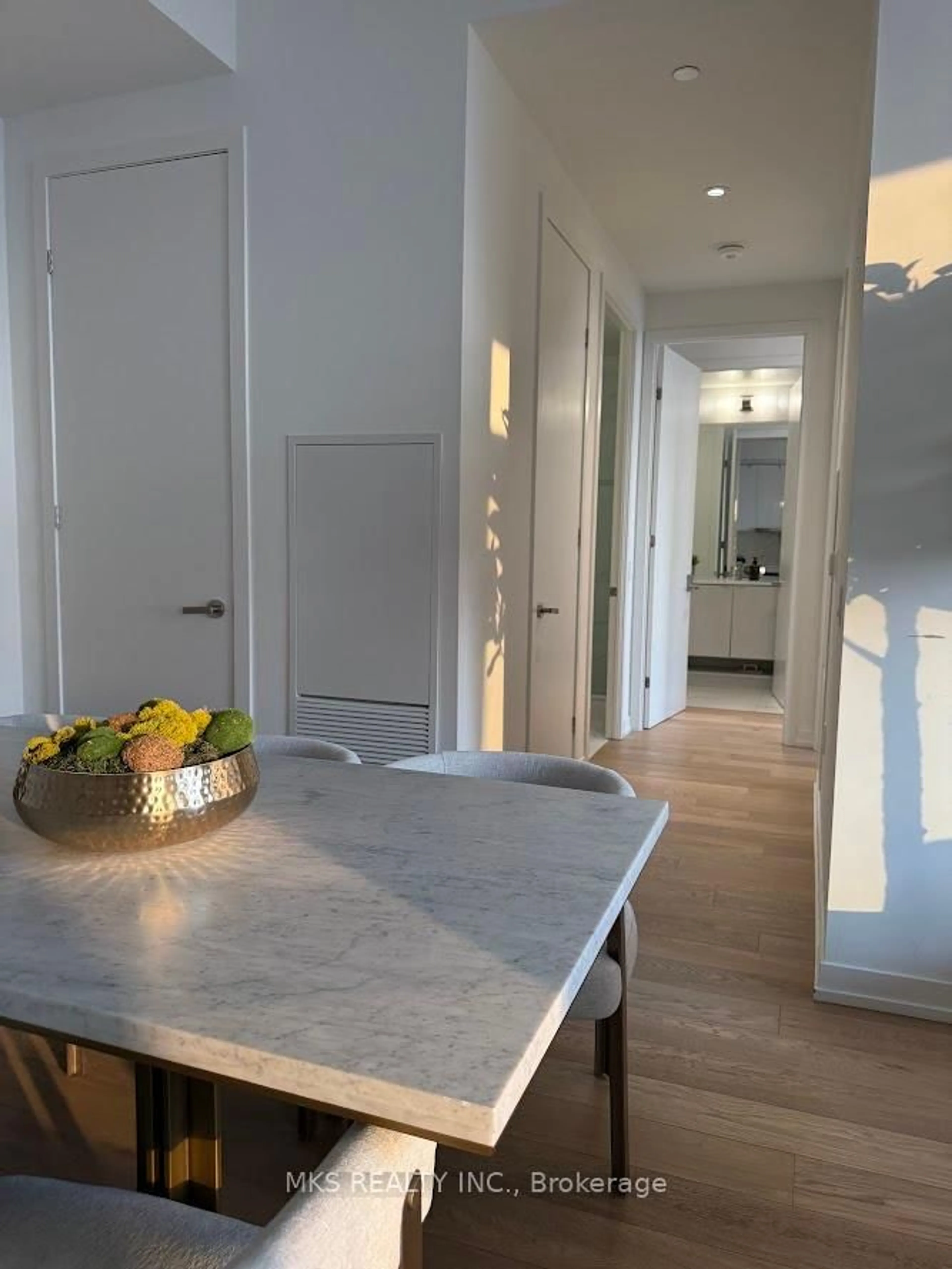 Indoor entryway for 55 Cooper St #PH212, Toronto Ontario M5E 0E4