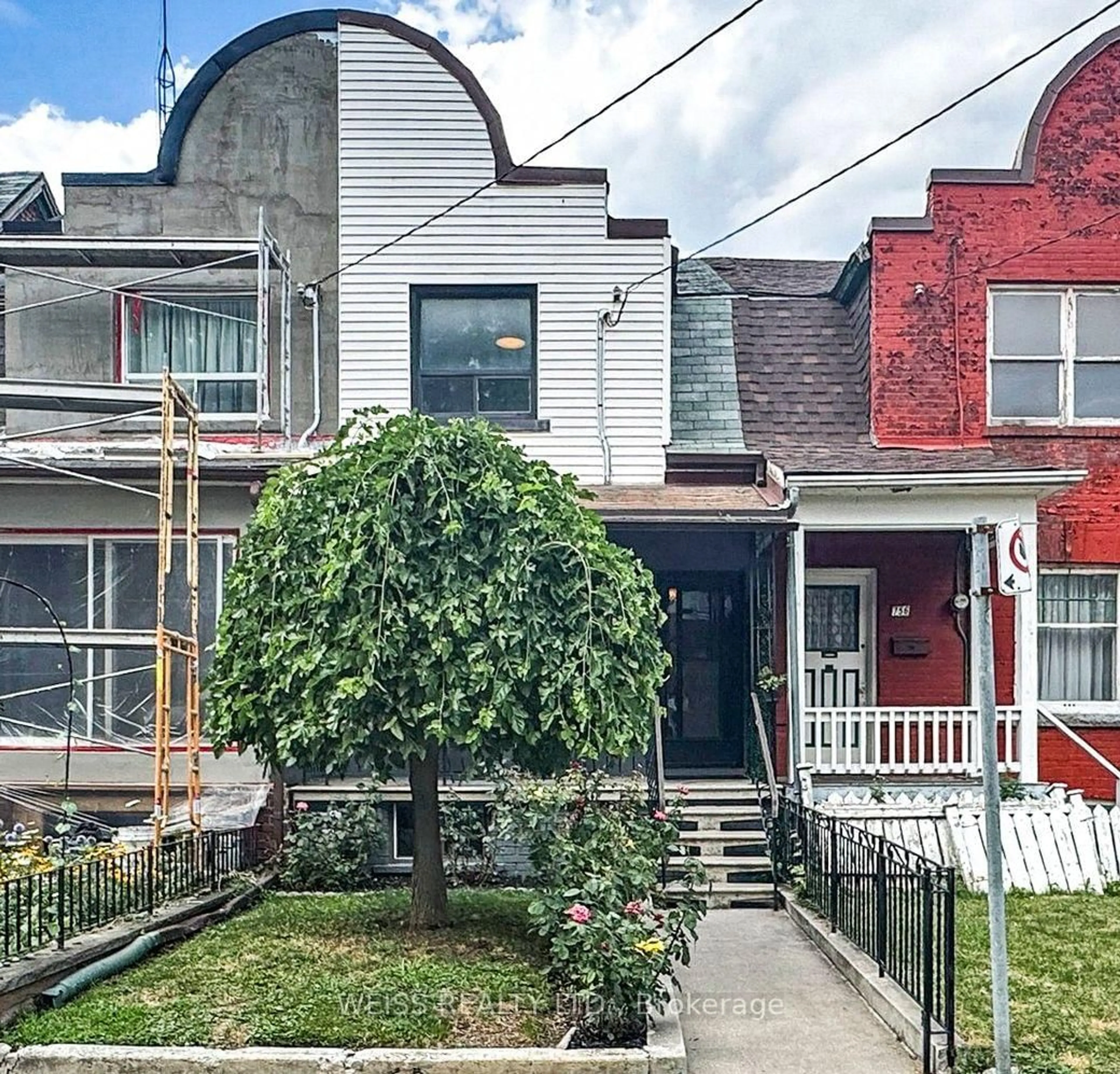 Home with brick exterior material, street for 758 Richmond St, Toronto Ontario M6J 1C5