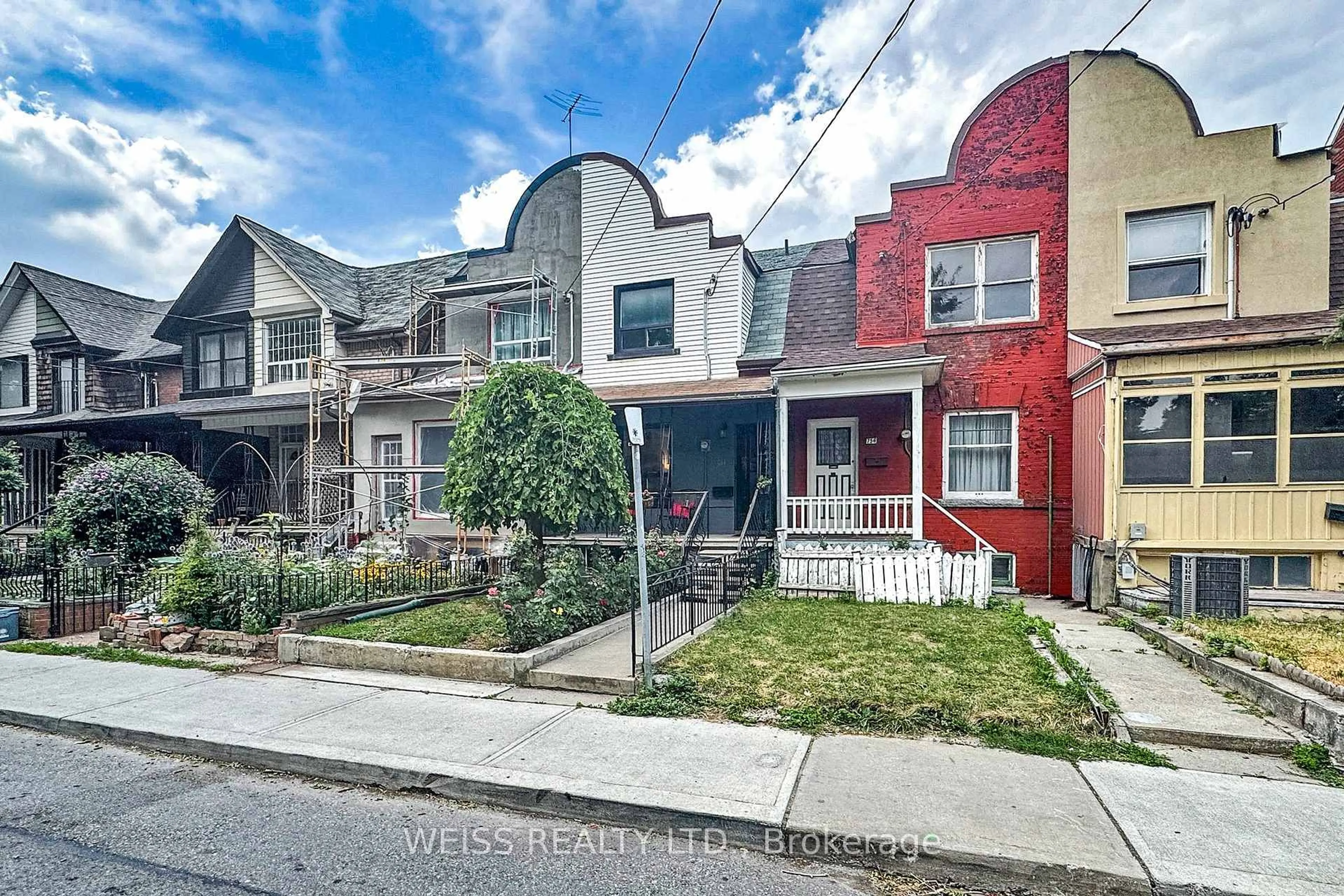 Home with brick exterior material, street for 758 Richmond St, Toronto Ontario M6J 1C5