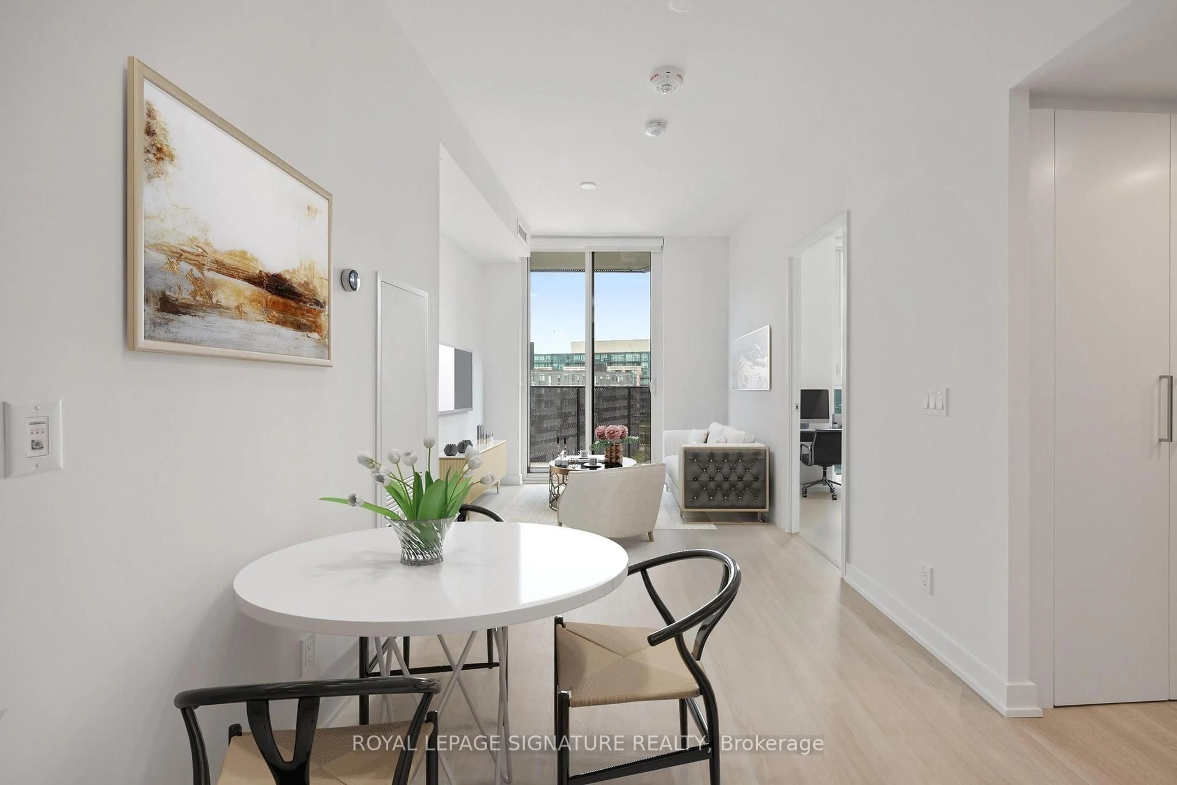 A pic of a room for 30 Tretti Way #824, Toronto Ontario M3H 0E3