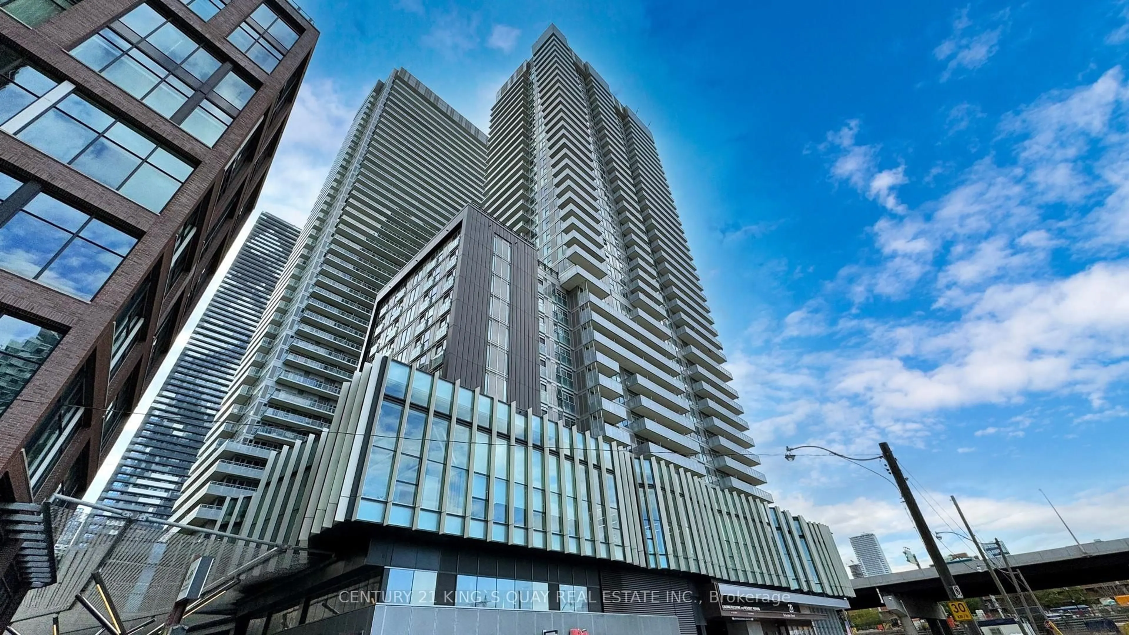 Indoor foyer for 20 Richardson St #1809, Toronto Ontario M5A 4J9