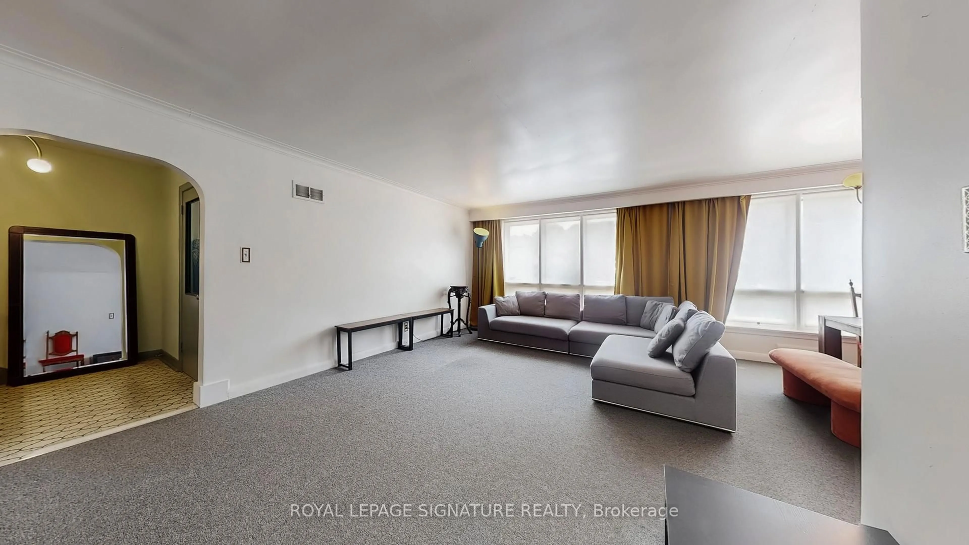 Living room with furniture, unknown for 174 Caribou Rd, Toronto Ontario M5N 2B6